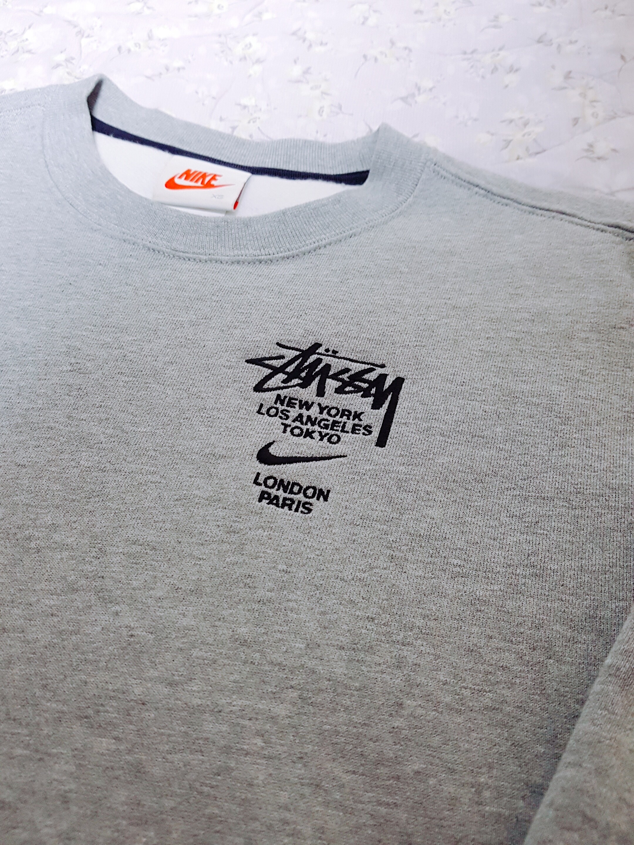 Nike x Stussy NRG ZR Fleece Crewneck Heather Grey - US/EU, Nike x Stussy NRG ZR Fleece Crewneck Black - US/EU 착용 스타일 - 1