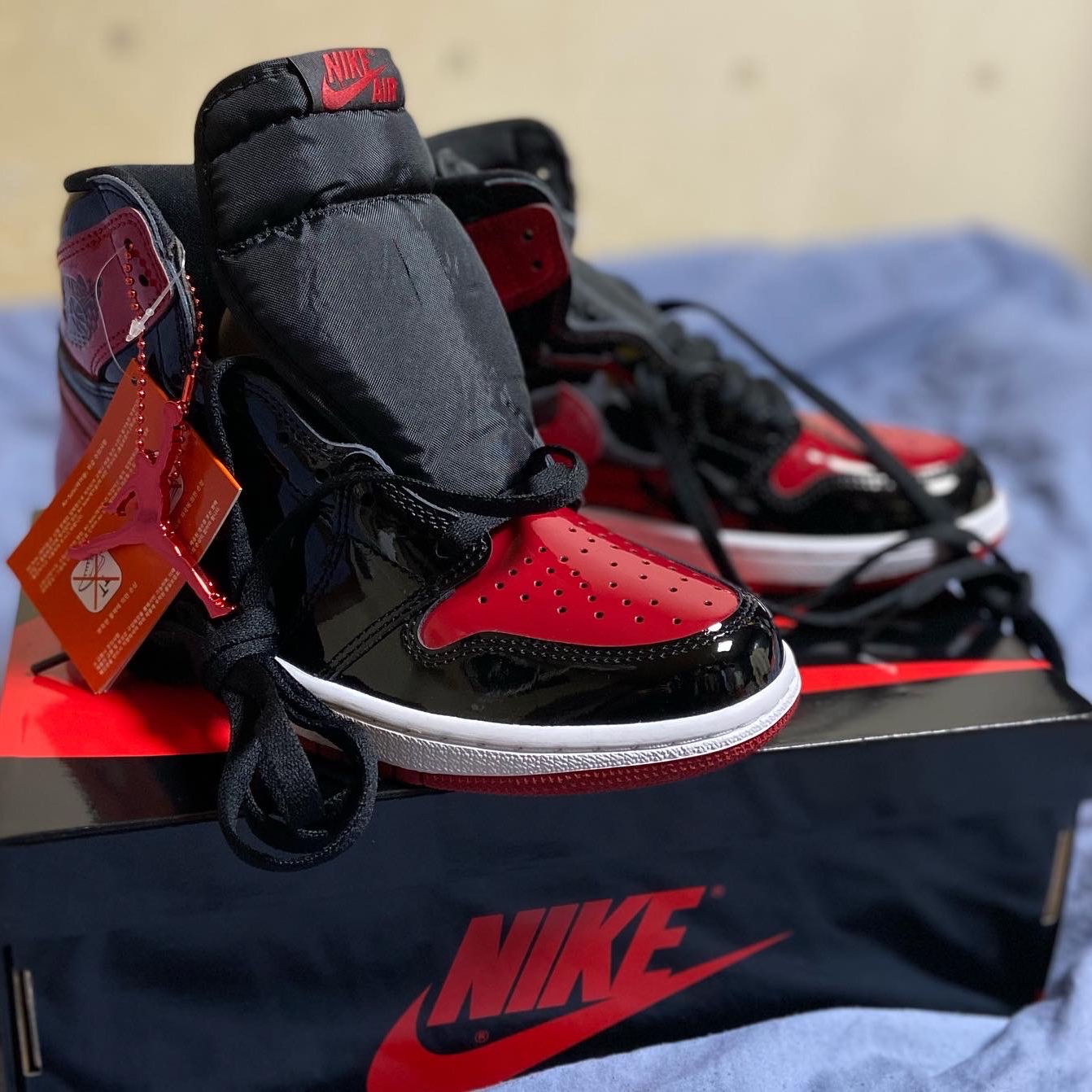 Jordan 1 Retro High OG Patent Bred 착용 스타일 - 2