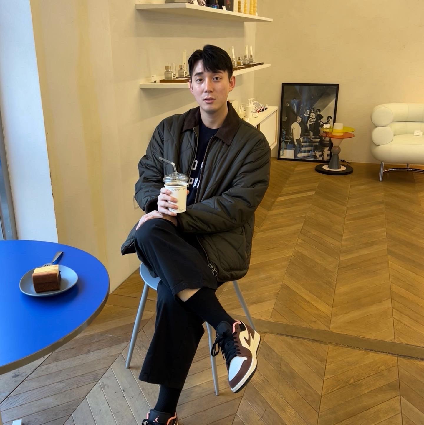 Jordan 1 Low SE Chocolate Bliss 착용 스타일 - 2