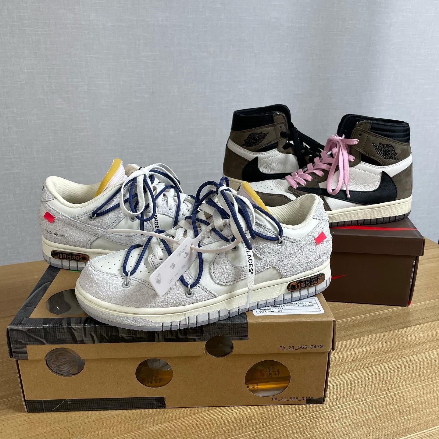 Nike x Off-White Dunk Low The 50 - Lot 18, Jordan 1 x Travis Scott Retro High OG SP Mocha 착용 스타일 - 1