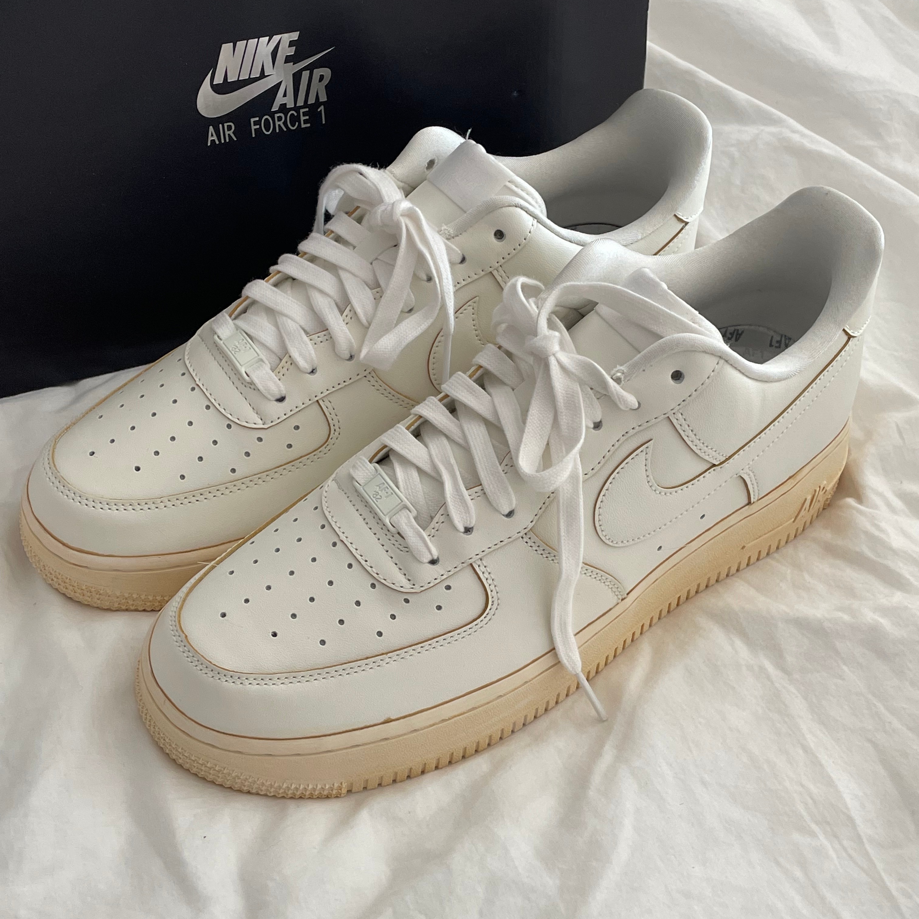 Nike Air Force 1 '07 LV8 Timeless Classic 착용 스타일 - 4