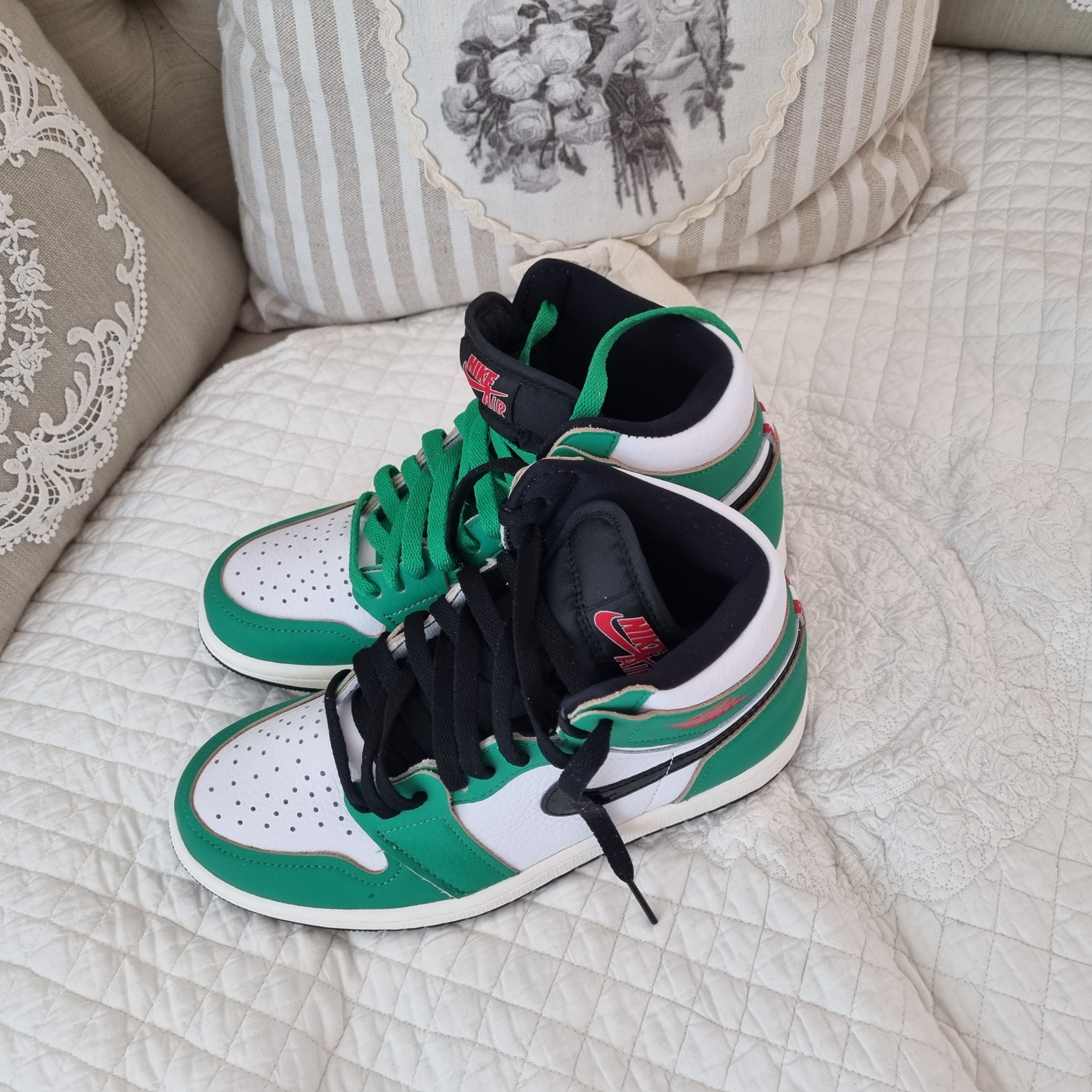 (W) Jordan 1 Retro High OG Lucky Green 착용 스타일 - 1