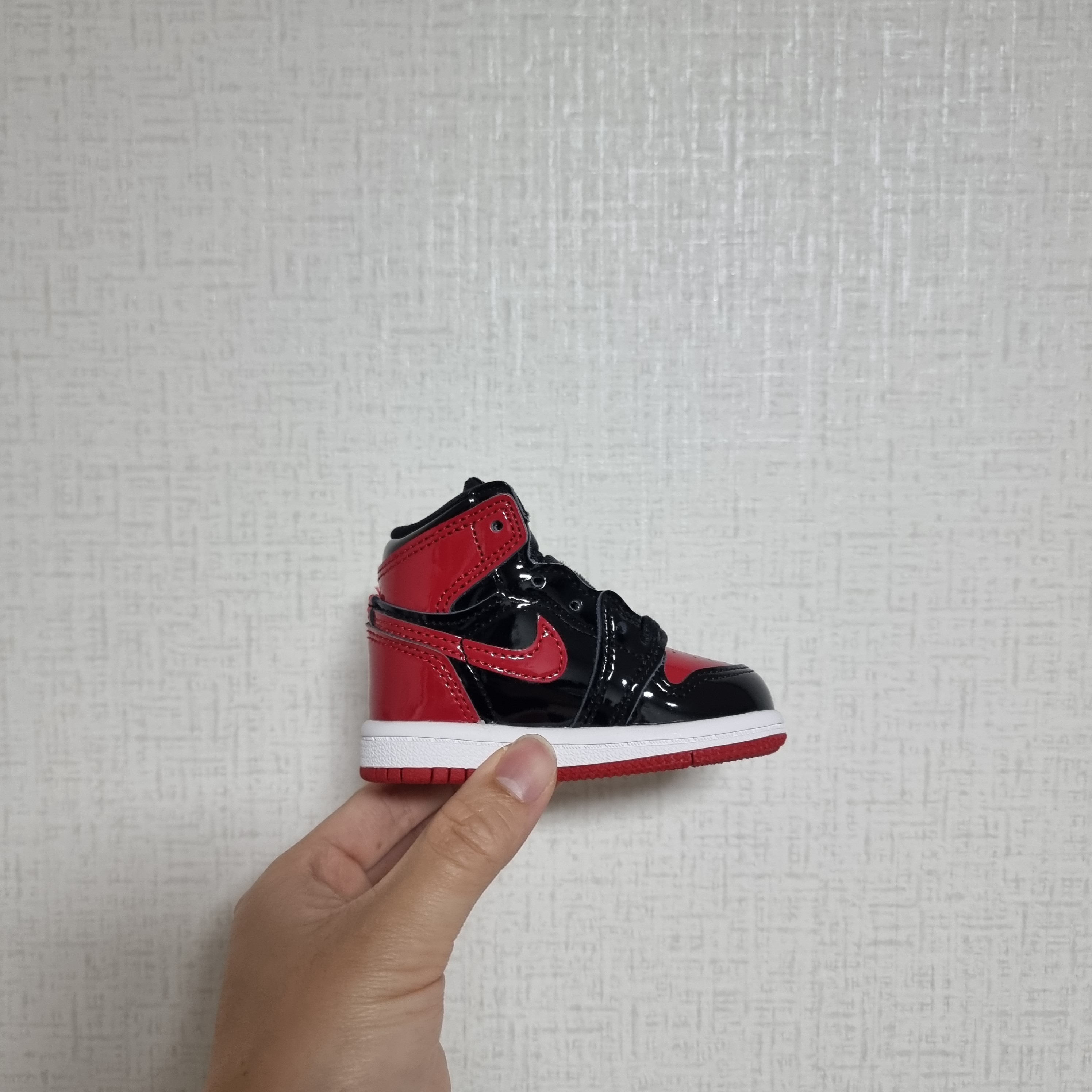 (TD) Jordan 1 Retro High OG Patent Bred 착용 스타일 - 4
