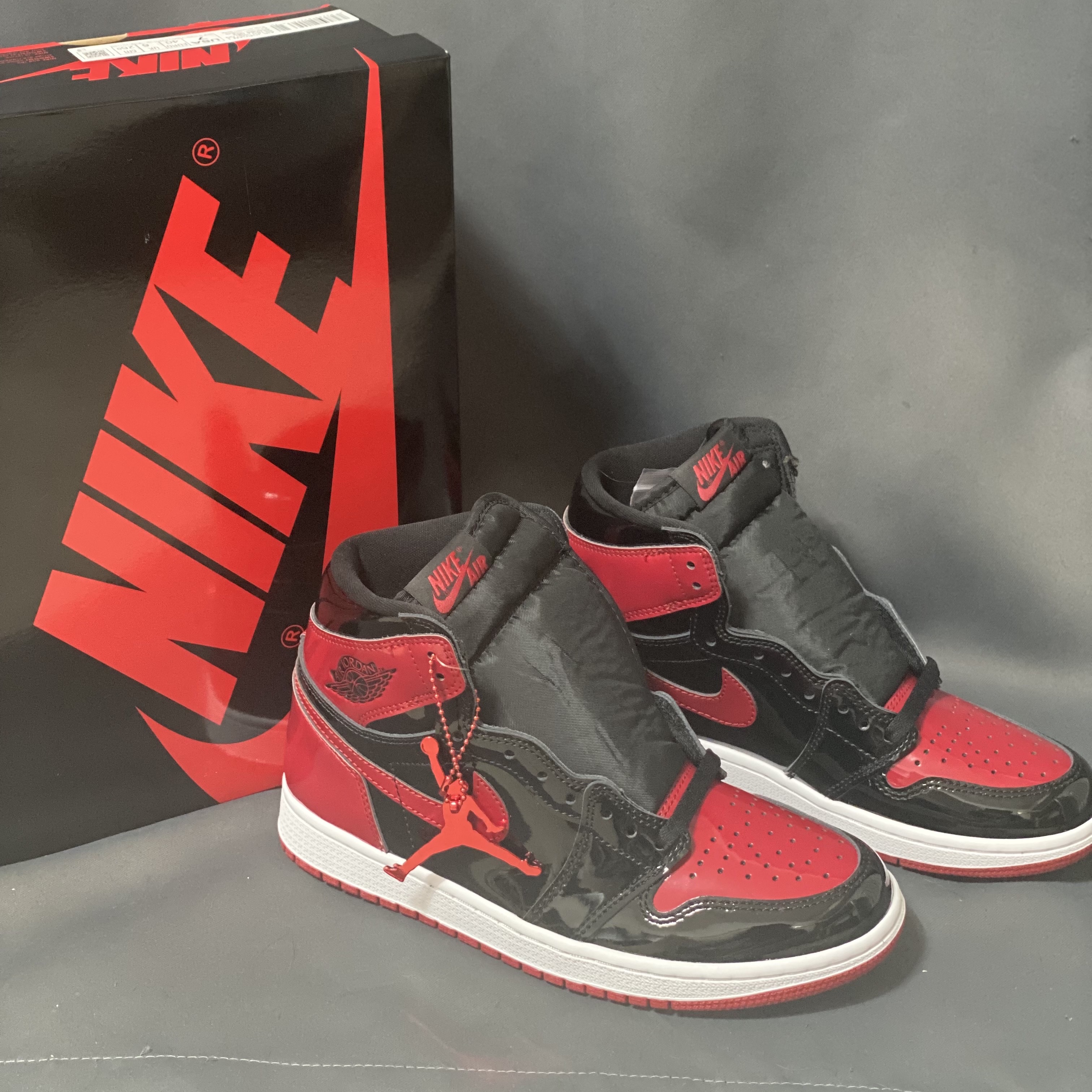 Jordan 1 Retro High OG Patent Bred 착용 스타일 - 2