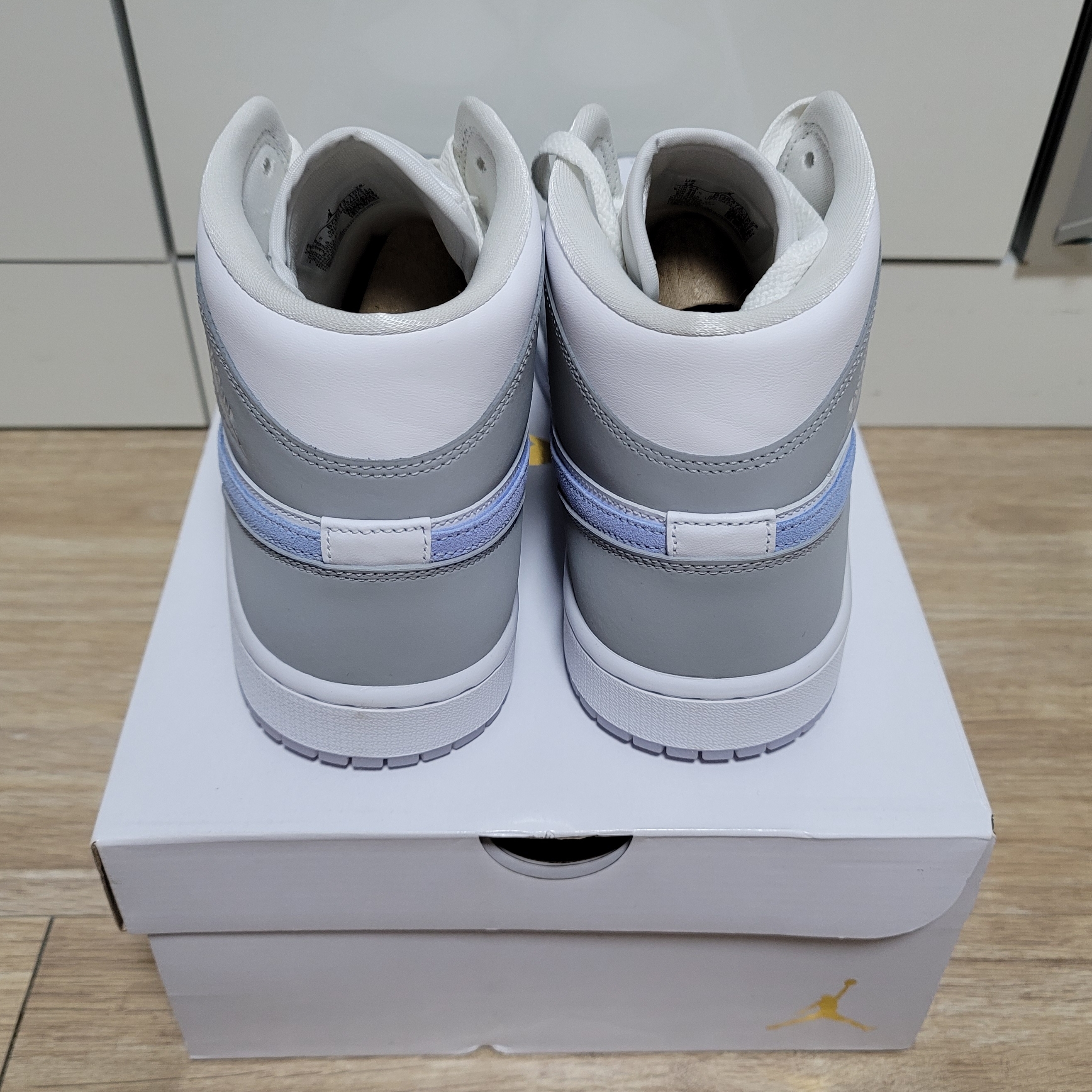 (W) Jordan 1 Mid Wolf Grey 착용 스타일 - 3