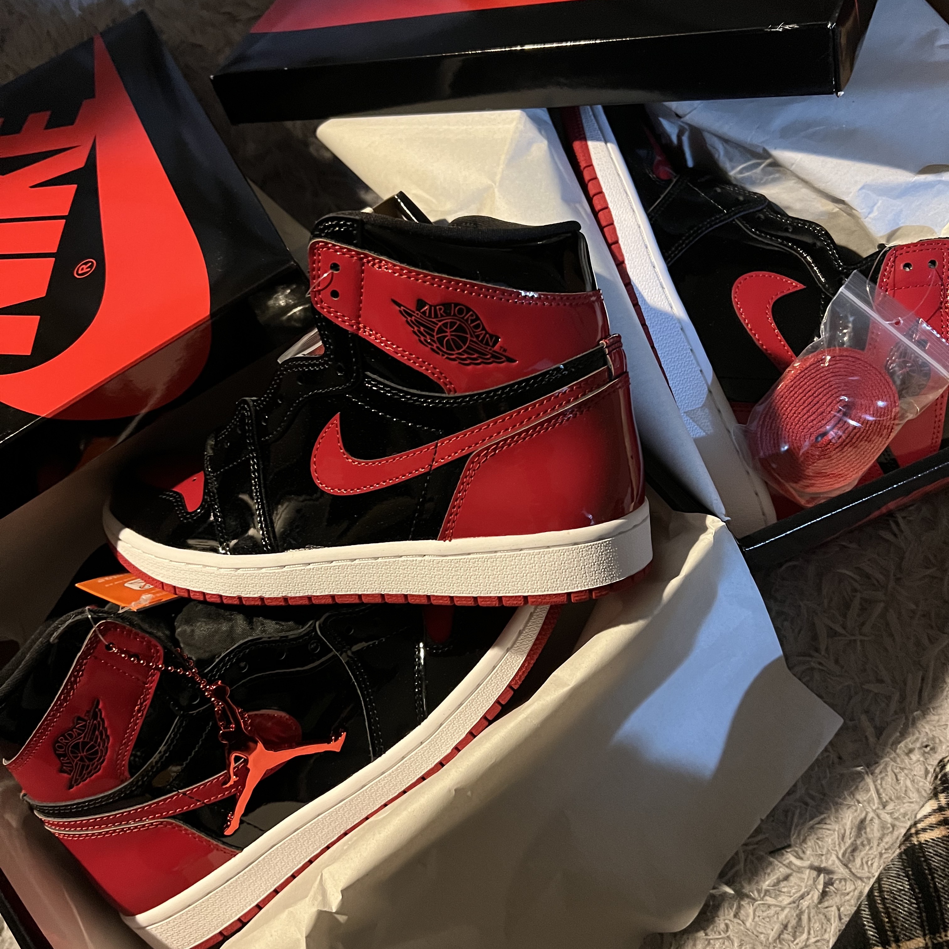 Jordan 1 Retro High OG Patent Bred 착용 스타일 - 1