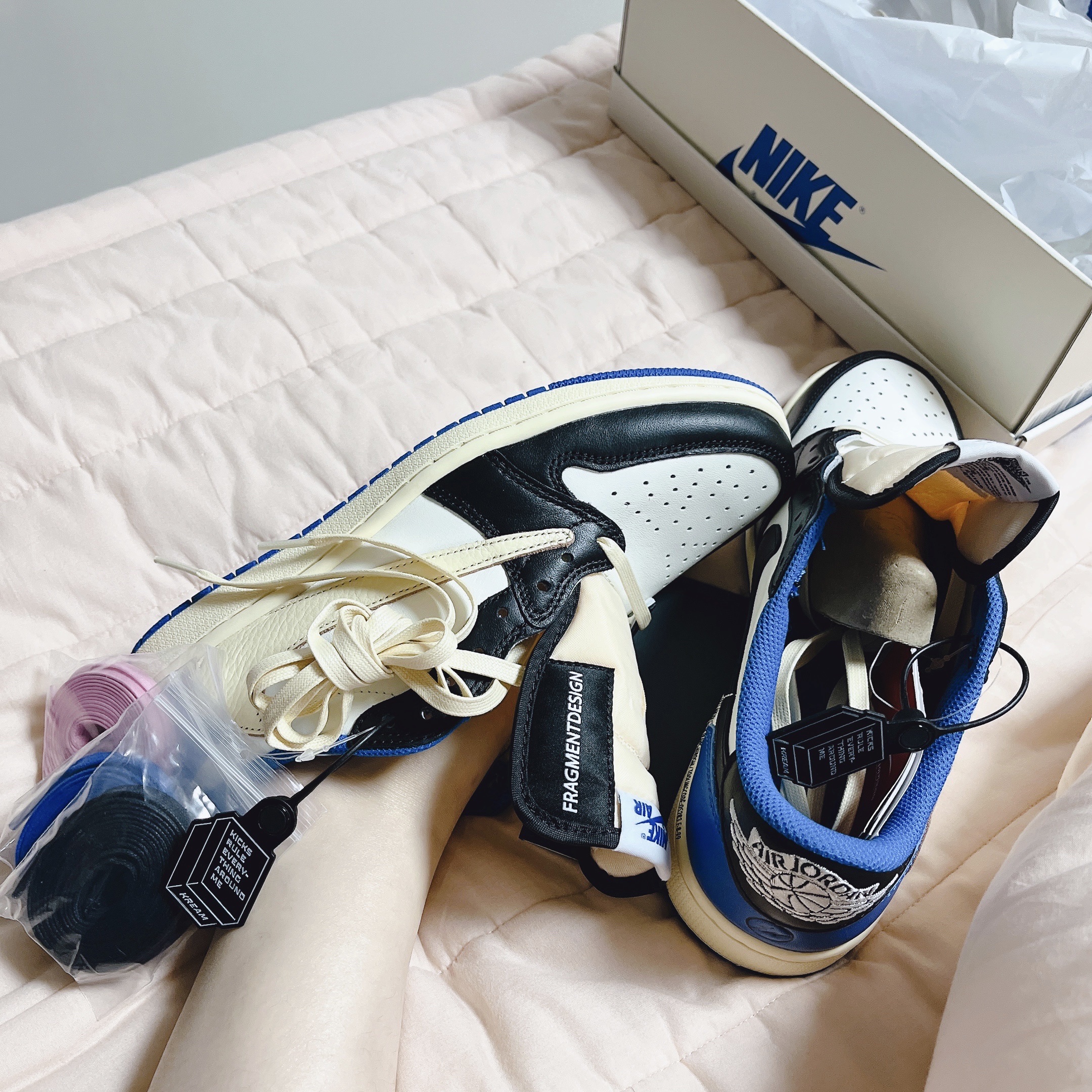 Jordan 1 x Travis Scott x Fragment Retro Low OG SP Military Blue 착용 스타일 - 2
