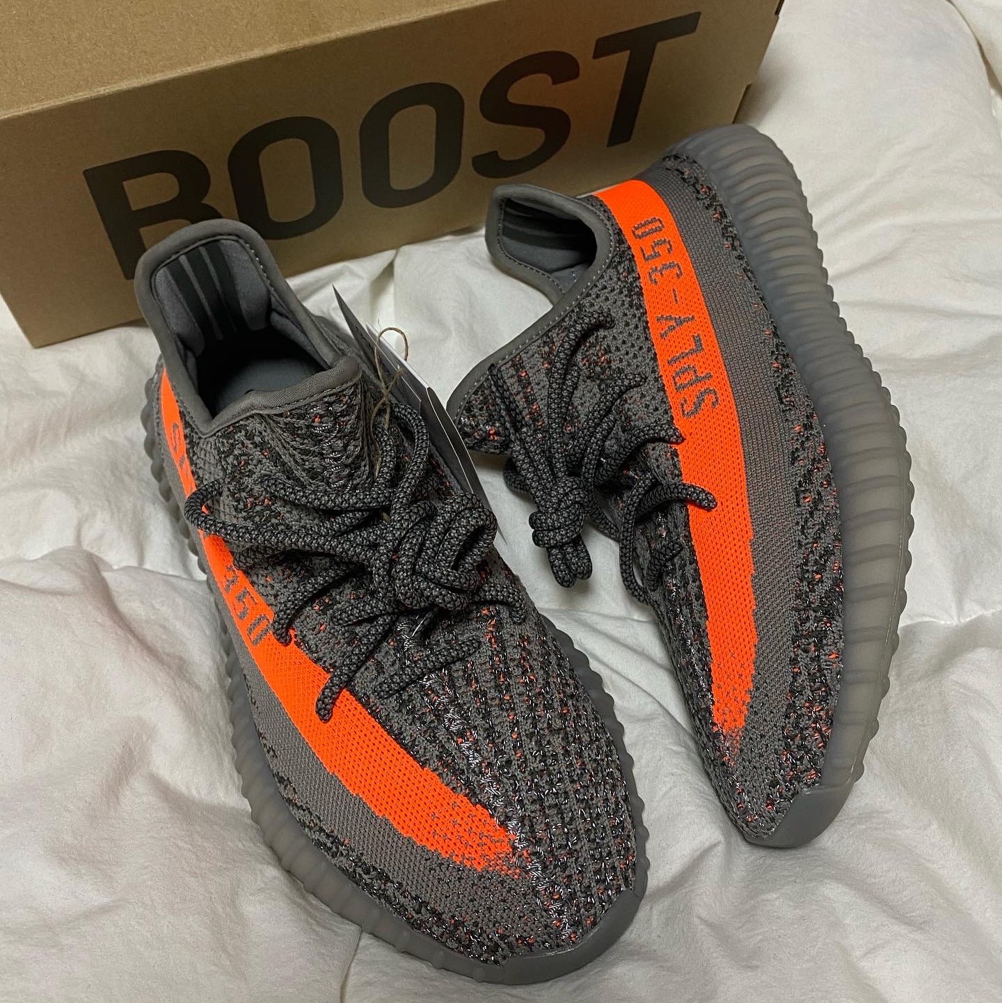 Adidas Yeezy Boost 350 V2 Beluga - Reflective 착용 스타일 - 3