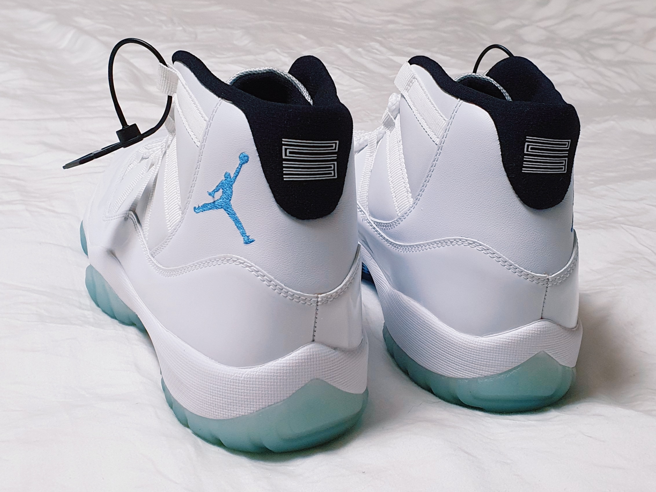 Jordan 11 Retro Legend Blue 2014 착용 스타일 - 2