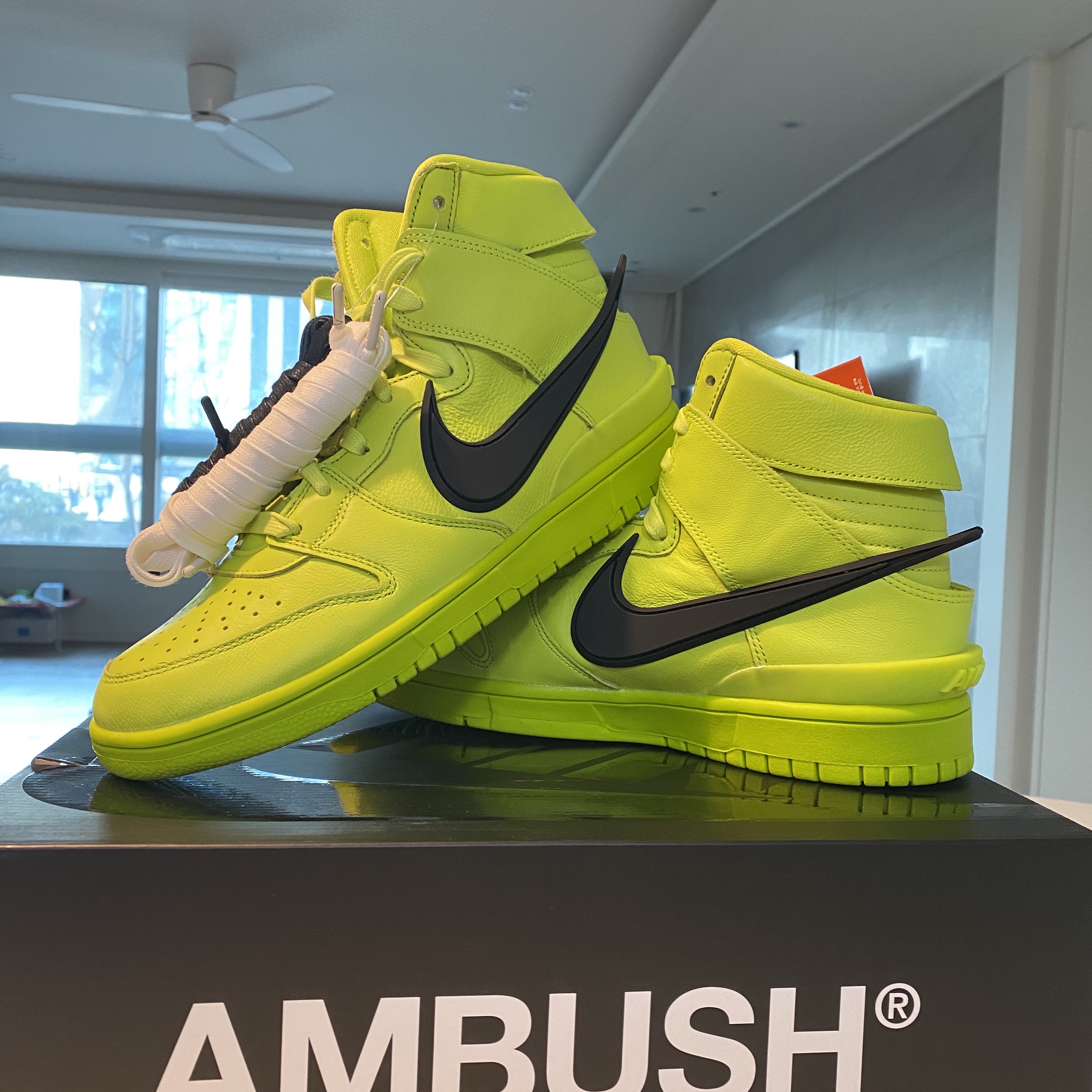 Nike x Ambush Dunk High Flash Lime 착용 스타일