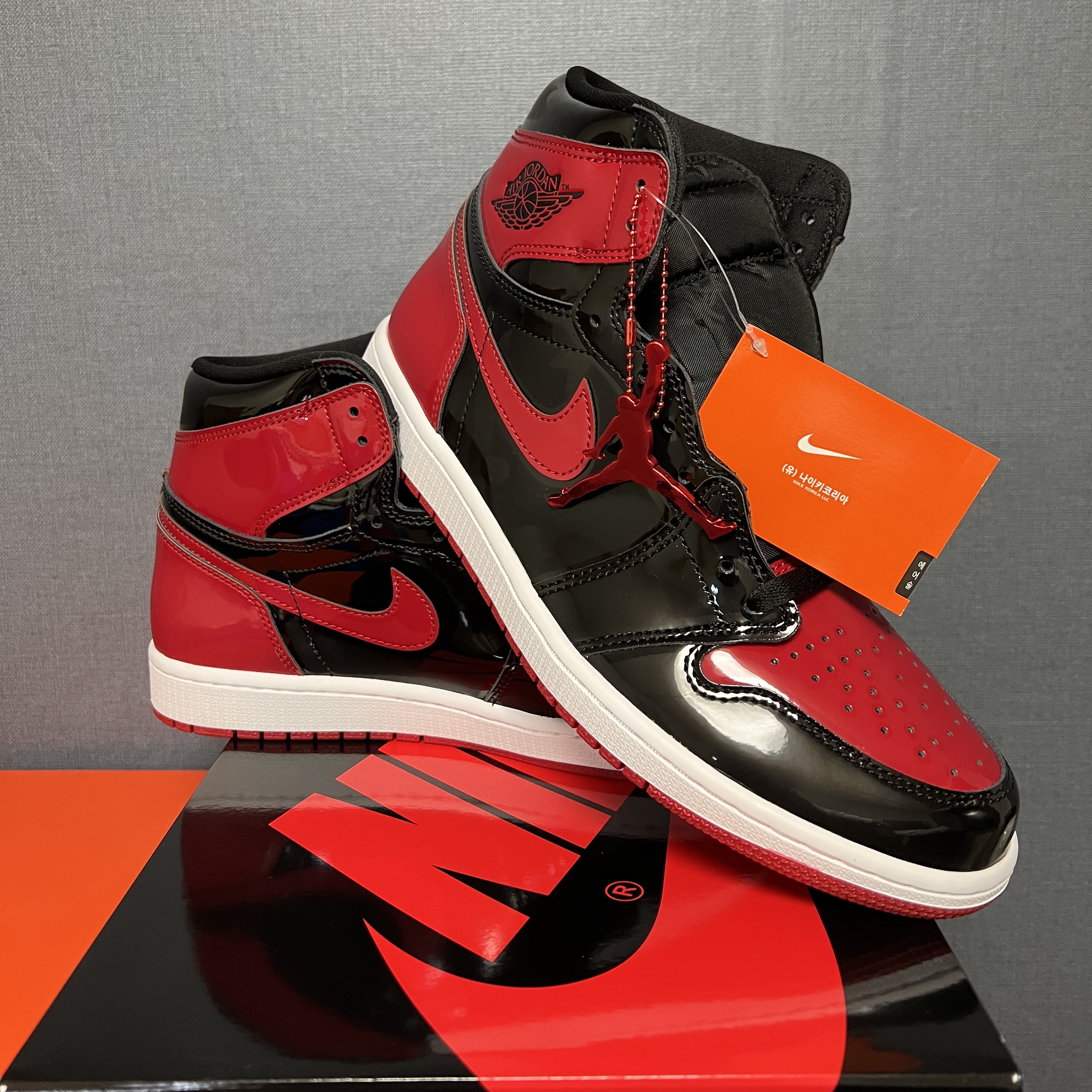 Jordan 1 Retro High OG Patent Bred 착용 스타일