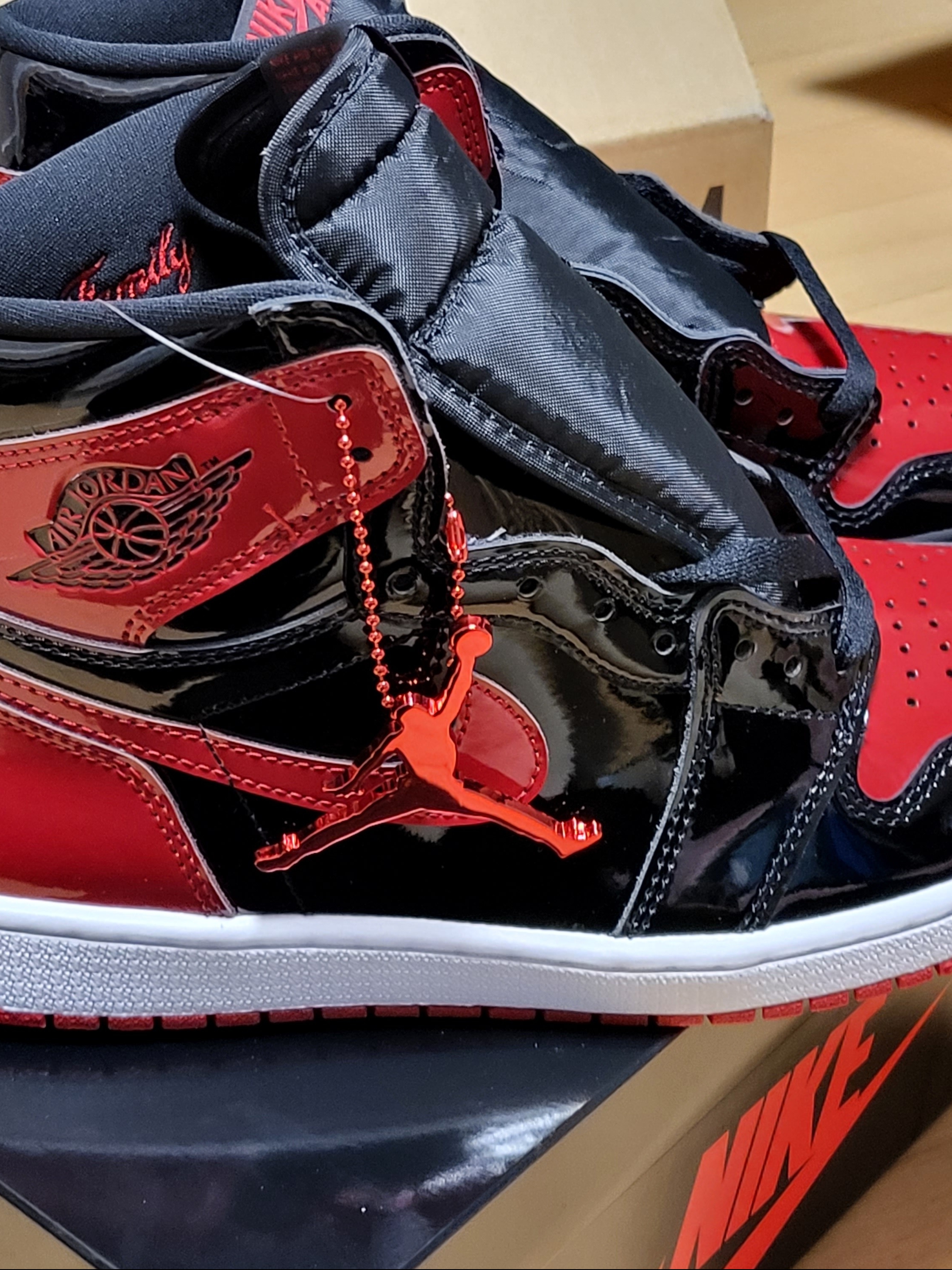 Jordan 1 Retro High OG Patent Bred 착용 스타일 - 2