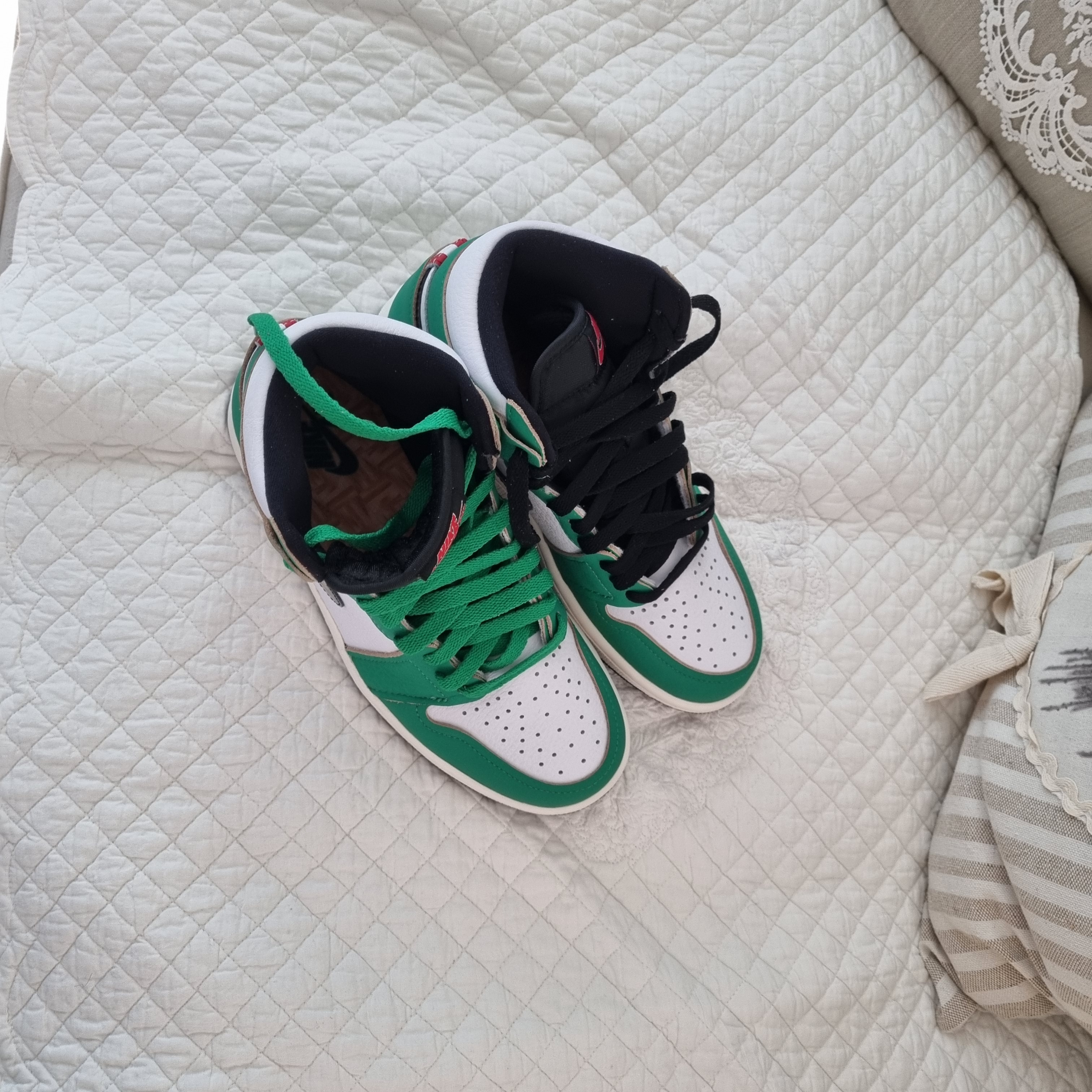 (W) Jordan 1 Retro High OG Lucky Green 착용 스타일 - 3