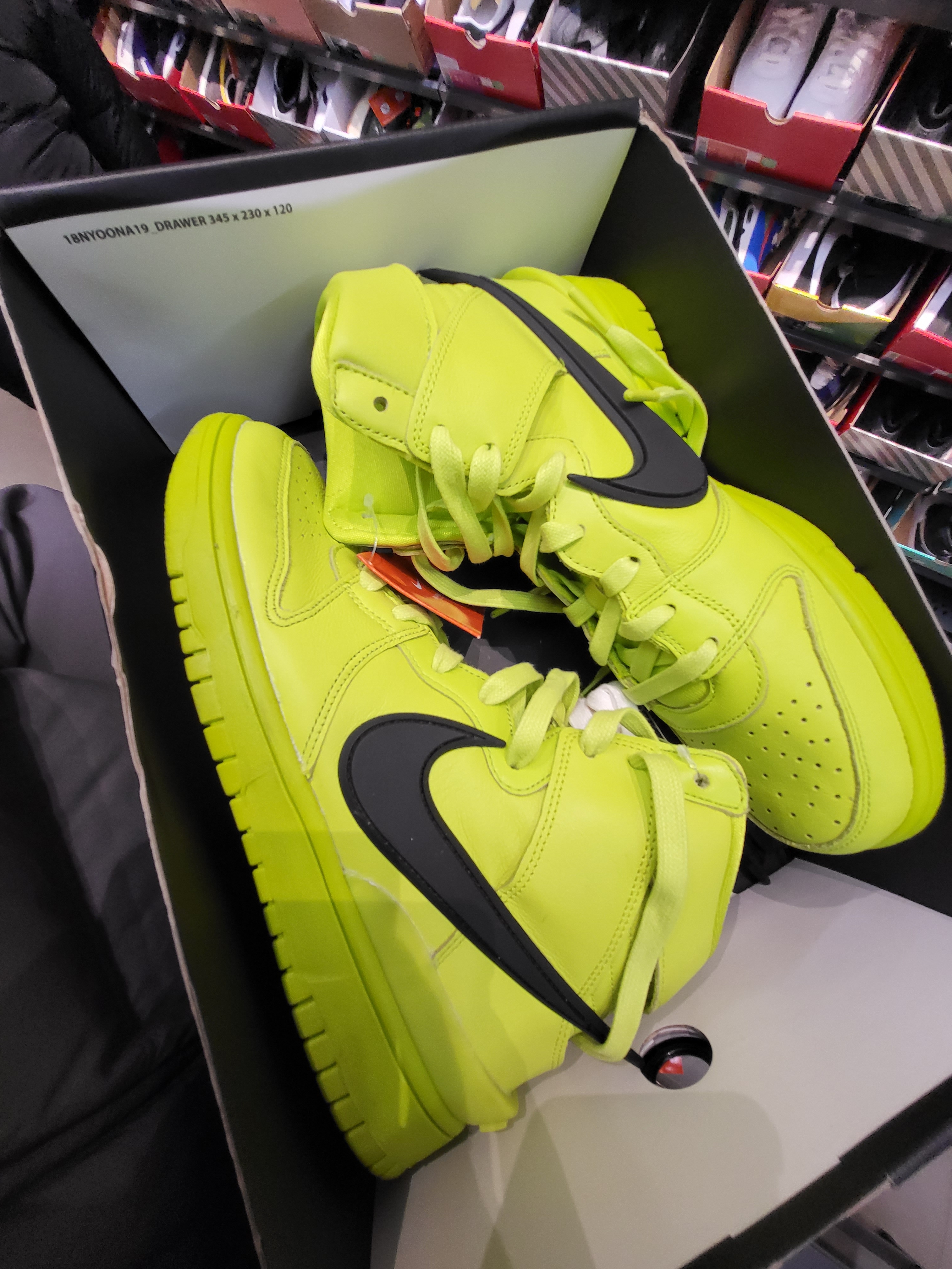 Nike x Ambush Dunk High Flash Lime 착용 스타일