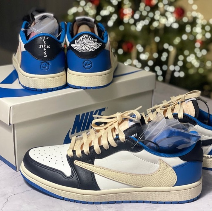 Jordan 1 x Travis Scott x Fragment Retro Low OG SP Military Blue 착용 스타일 - 2