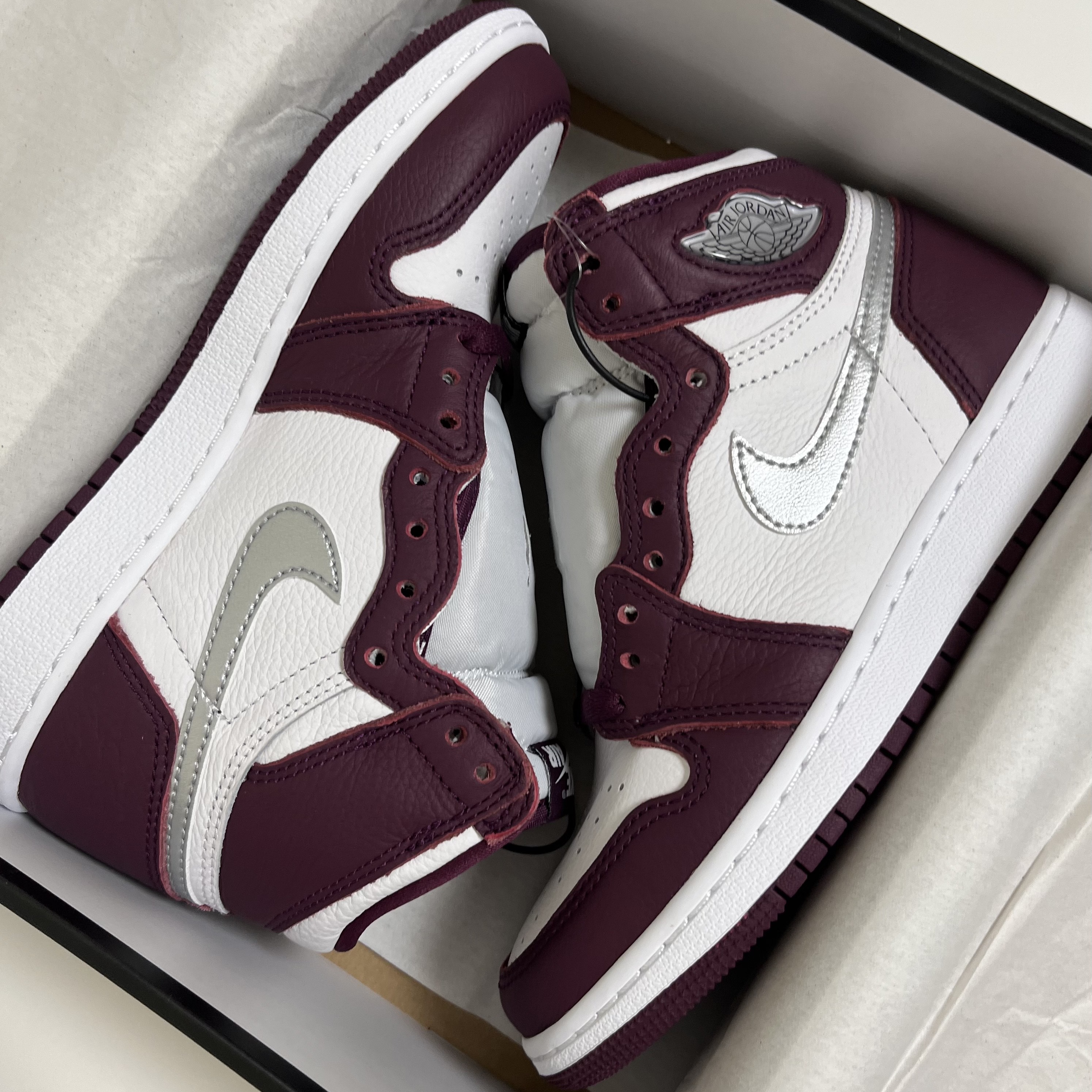 (GS) Jordan 1 Retro High OG Bordeaux 착용 스타일 - 2