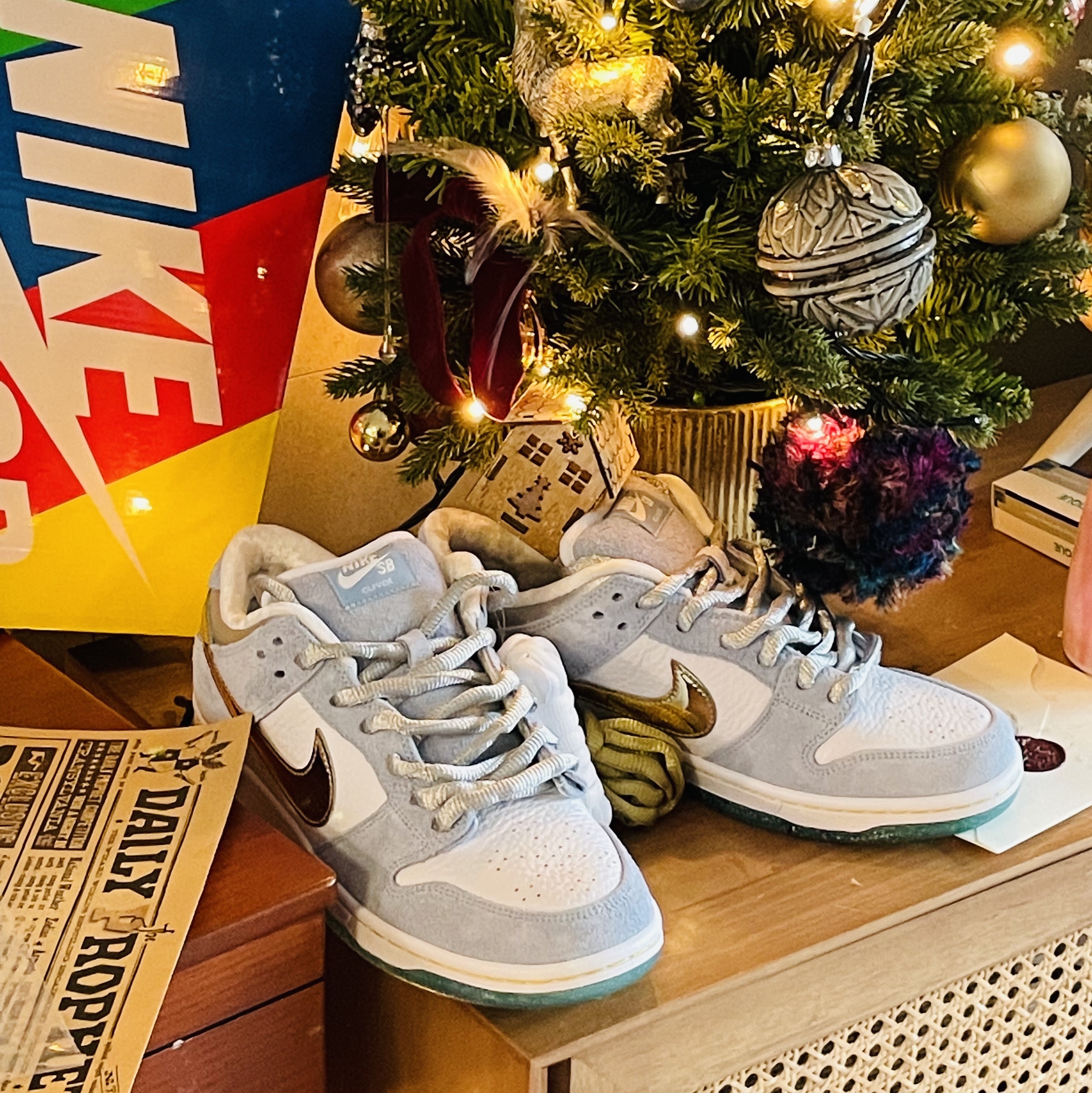 Nike x Sean Cliver SB Dunk Low Holiday Special 착용 스타일