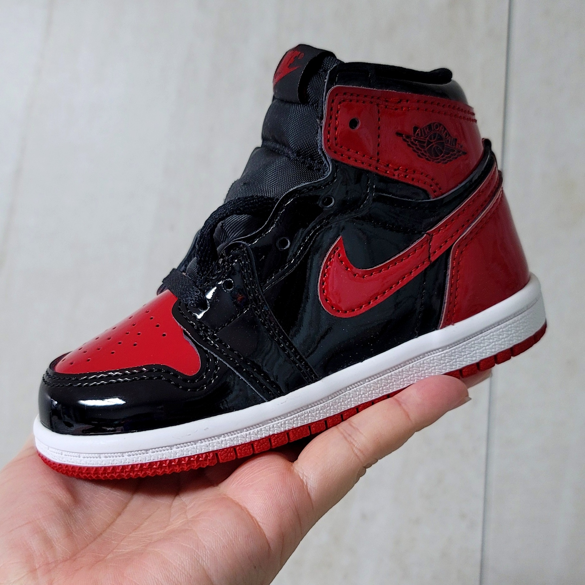 (TD) Jordan 1 Retro High OG Patent Bred 착용 스타일 - 5