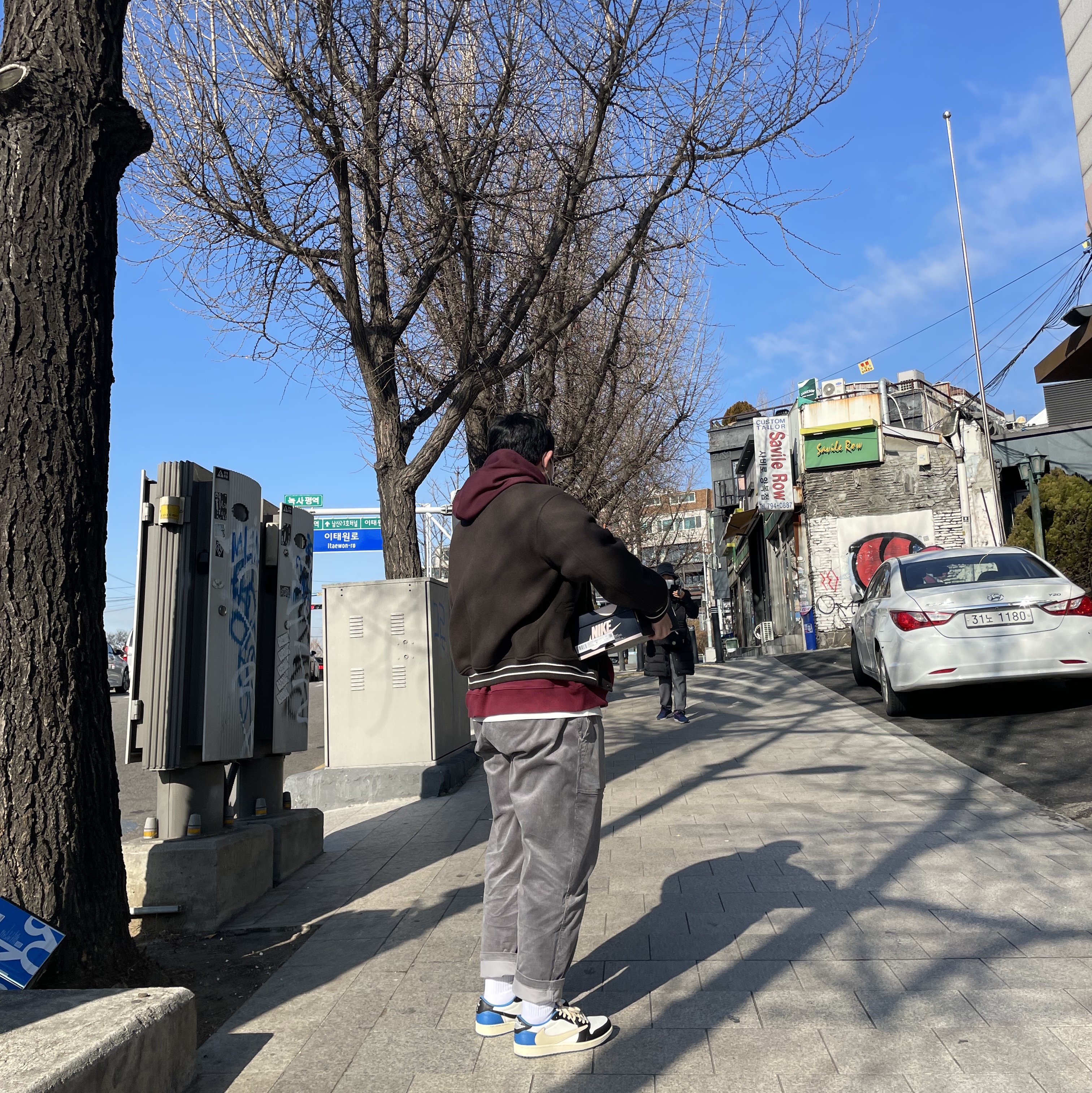 Jordan 1 x Travis Scott x Fragment Retro Low OG SP Military Blue, (W) Jordan 1 Retro High OG Atmosphere 착용 스타일