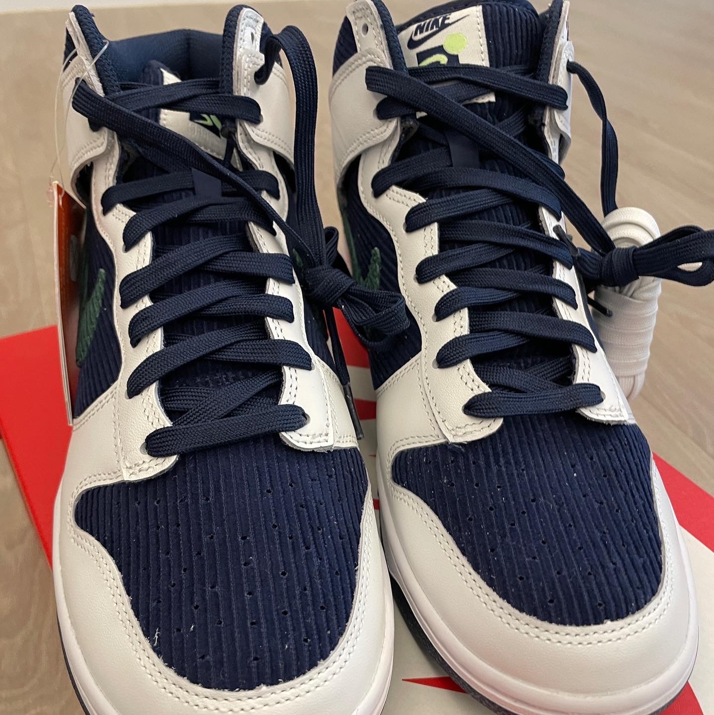 Nike Dunk High PRM EMB College Navy 착용 스타일 - 2