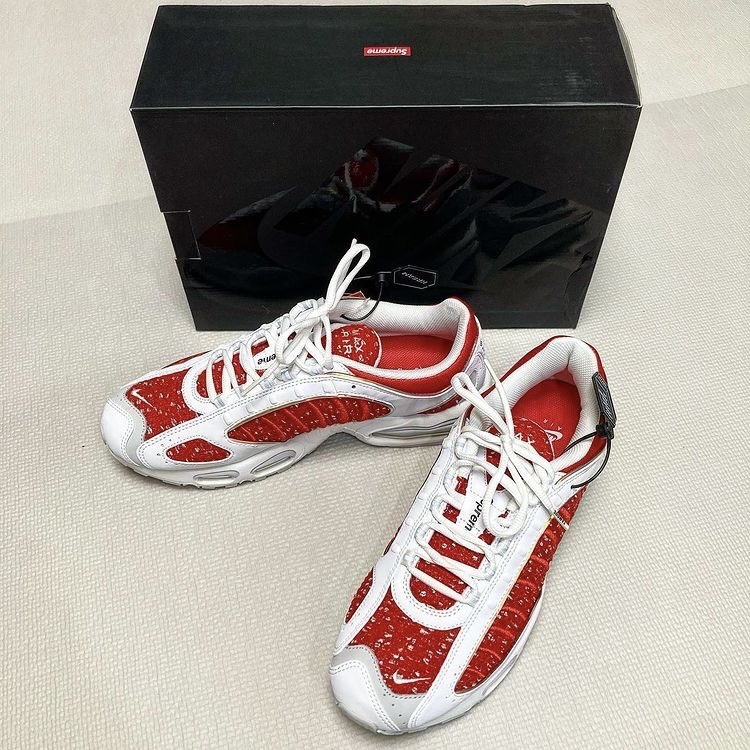 Nike x Supreme Air Max Tailwind 4 White 착용 스타일