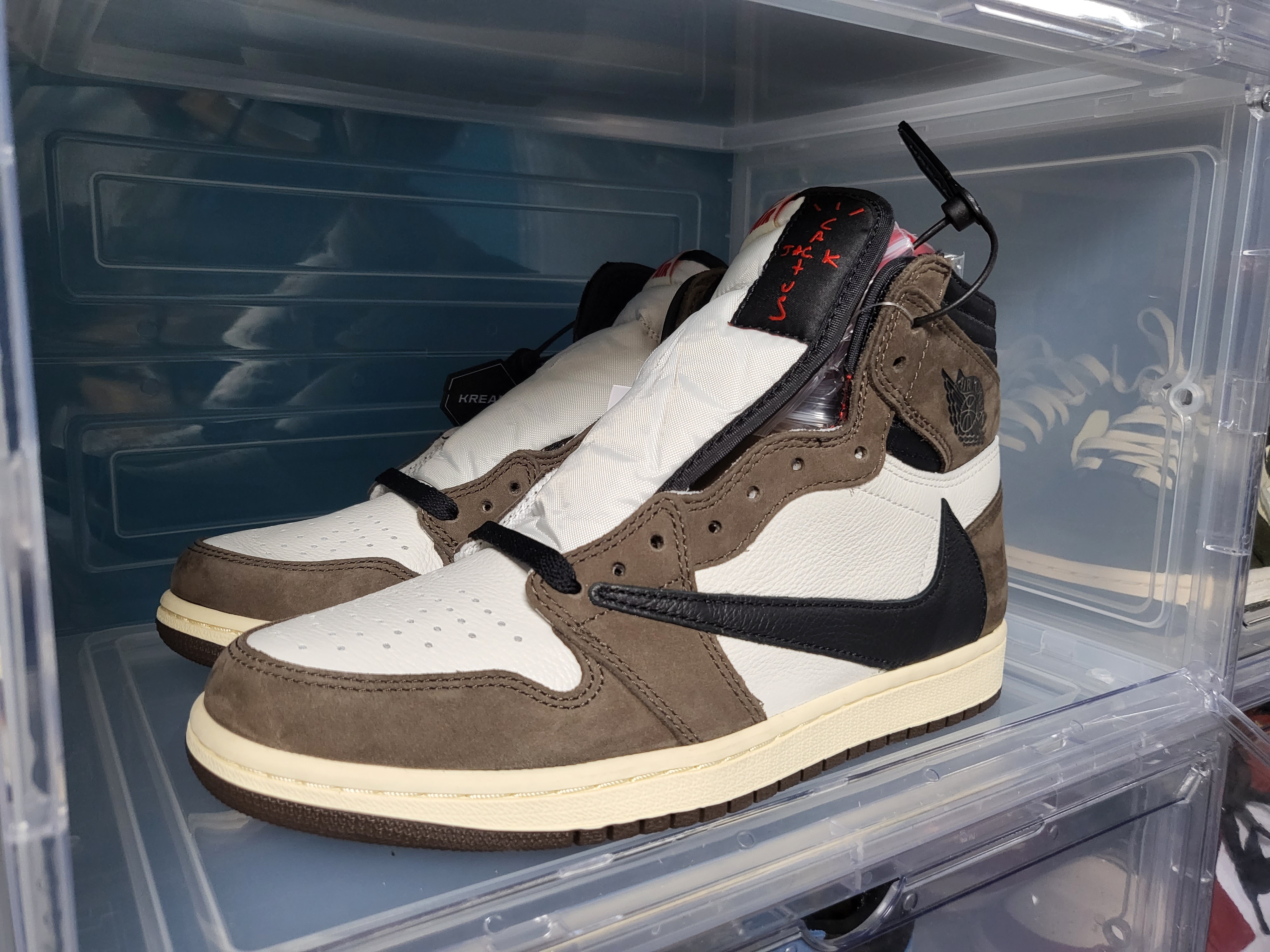 Jordan 1 x Travis Scott Retro High OG SP Mocha, Jordan 1 x Travis Scott x Fragment Retro High OG SP Military Blue 착용 스타일 - 3