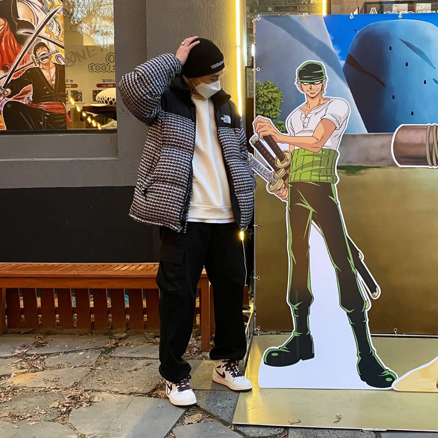 Supreme x The North Face Studded Nuptse Jacket Black - 21SS, Jordan 1 x A Ma Maniere Retro High OG SP Sail and Burgundy 착용 스타일 - 2