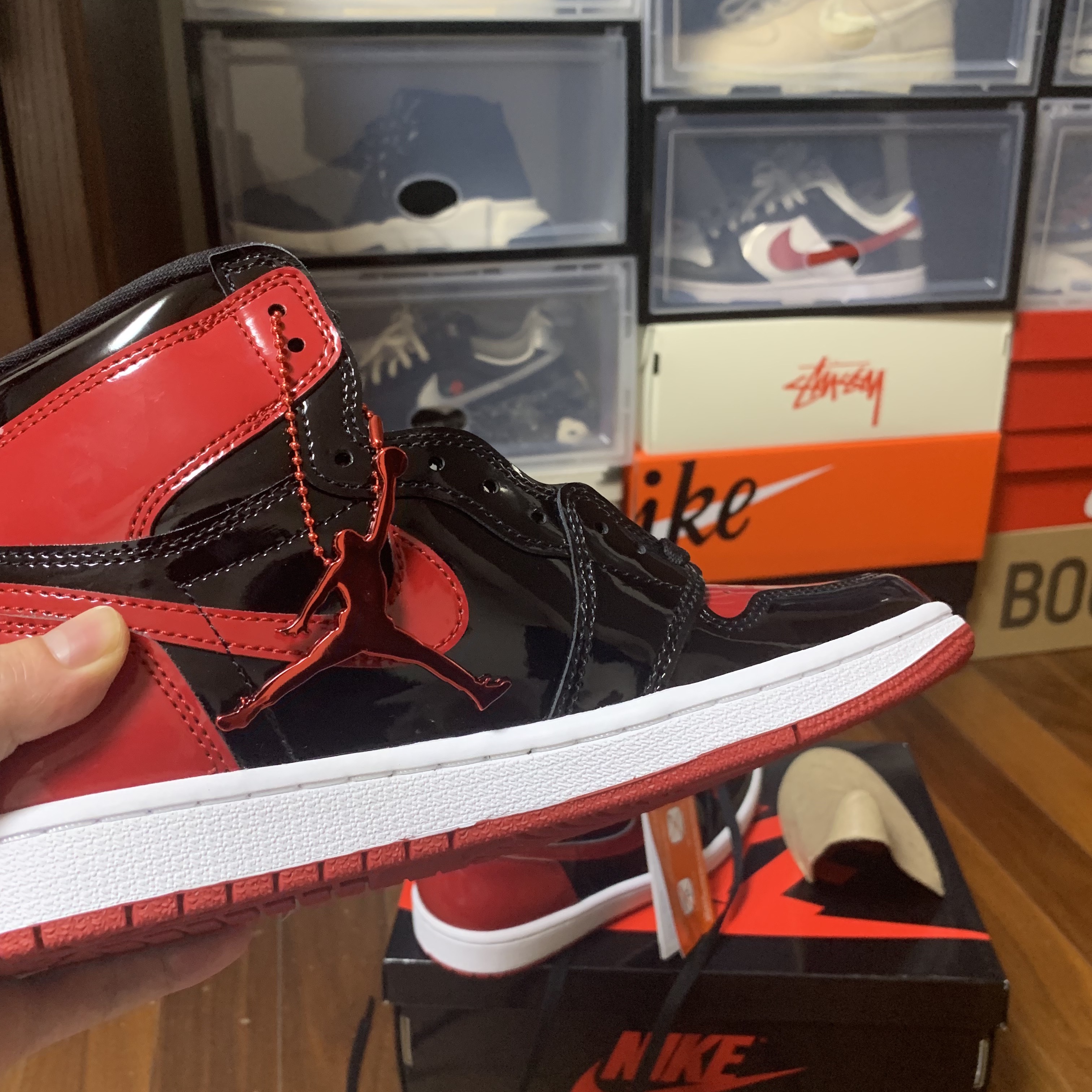 Jordan 1 Retro High OG Patent Bred 착용 스타일 - 1