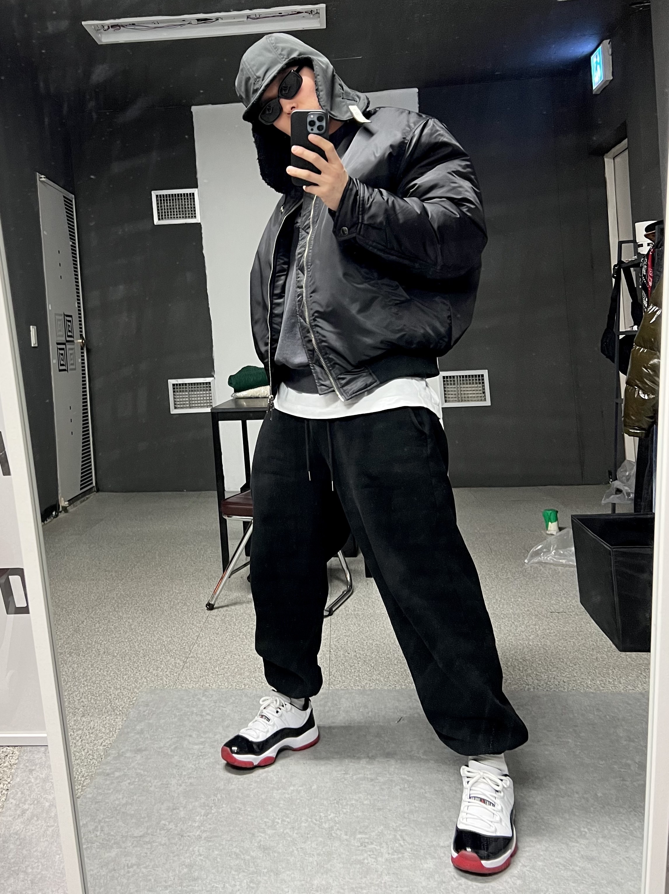Jordan 11 Retro Low Concord Bred 착용 스타일 - 2