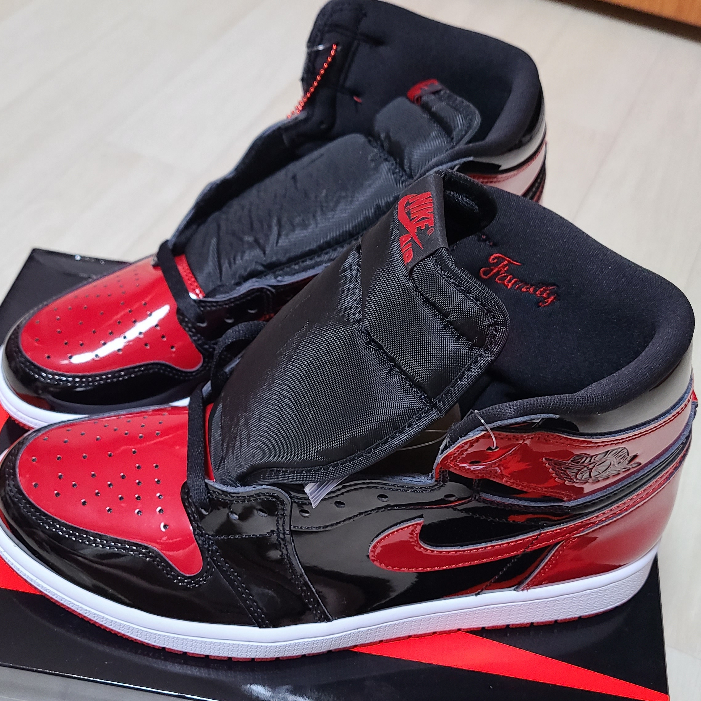 Jordan 1 Retro High OG Patent Bred 착용 스타일