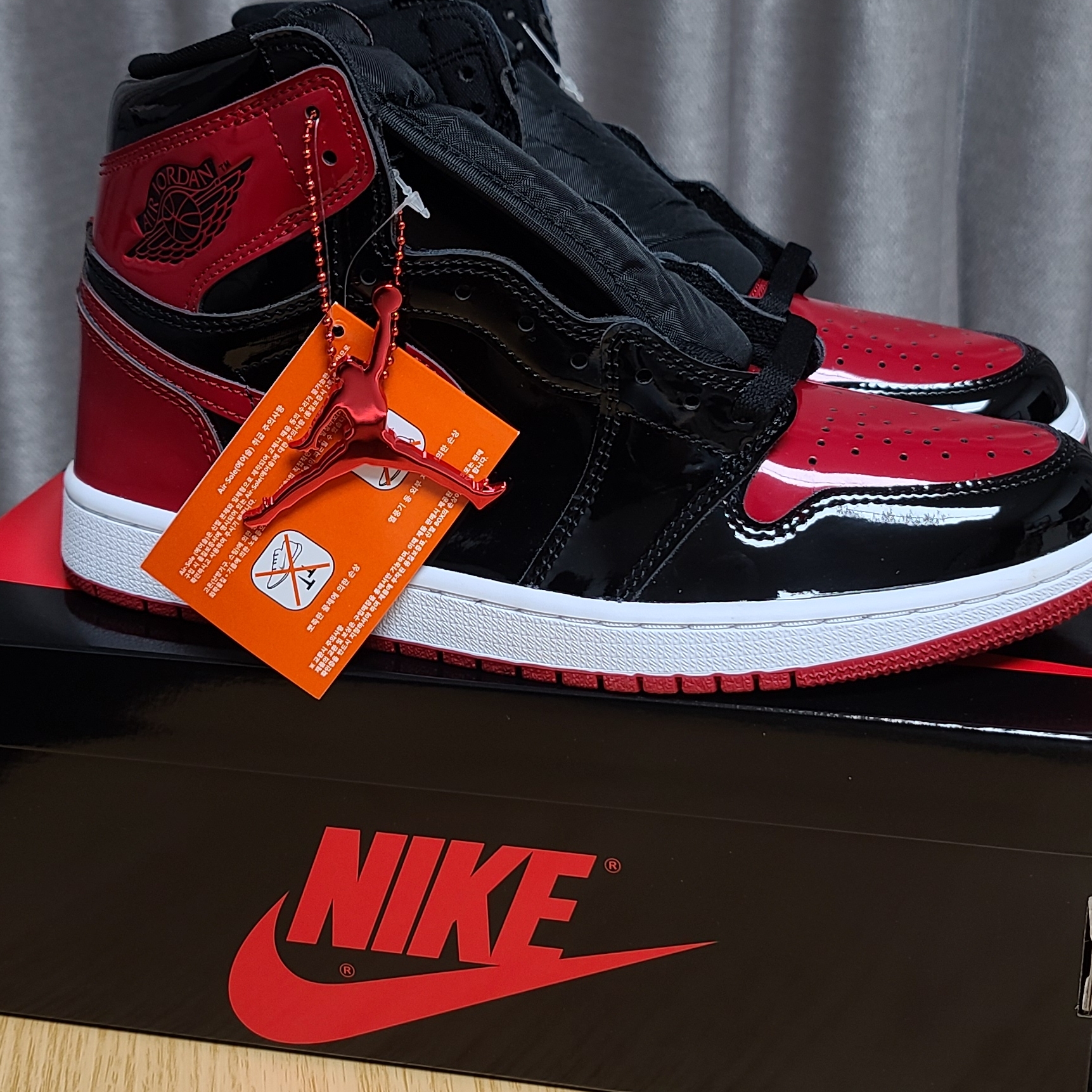 Jordan 1 Retro High OG Patent Bred 착용 스타일