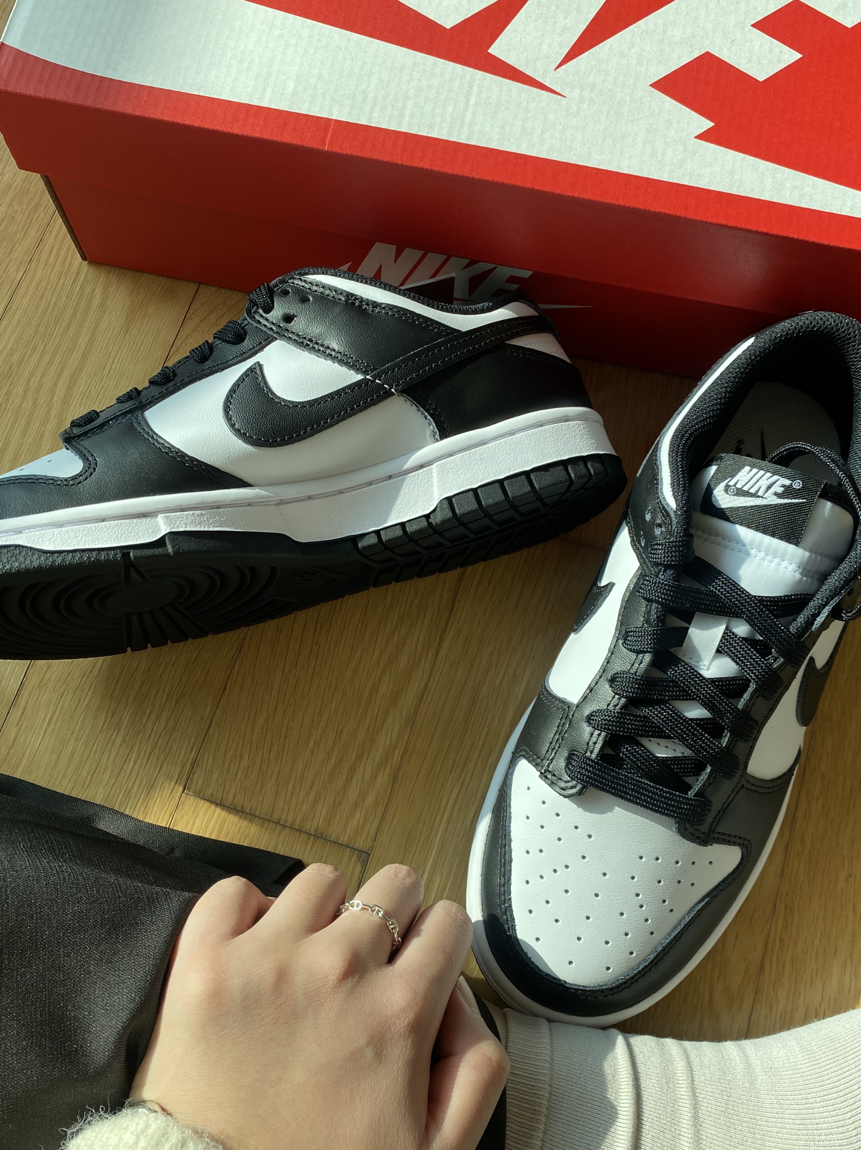 (W) Nike Dunk Low Black 착용 스타일 - 4