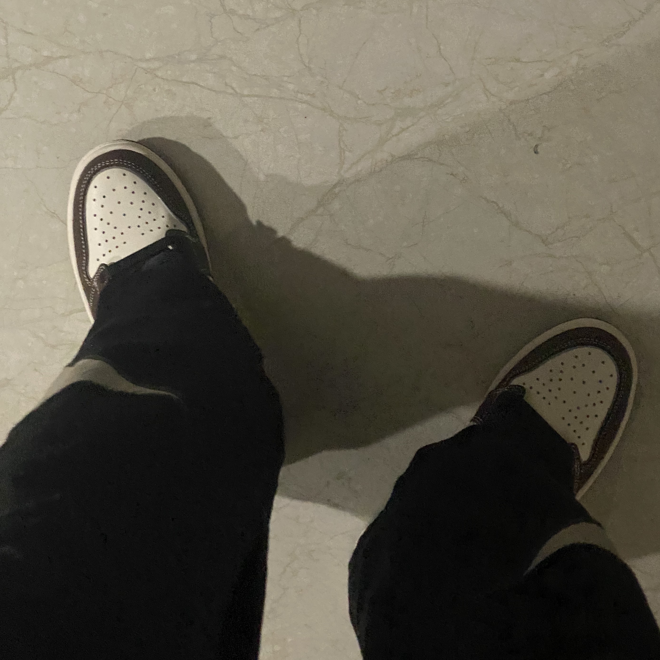 Jordan 1 Retro High OG Craft, Jordan 1 Mid Gym Red Black White 착용 스타일 - 4