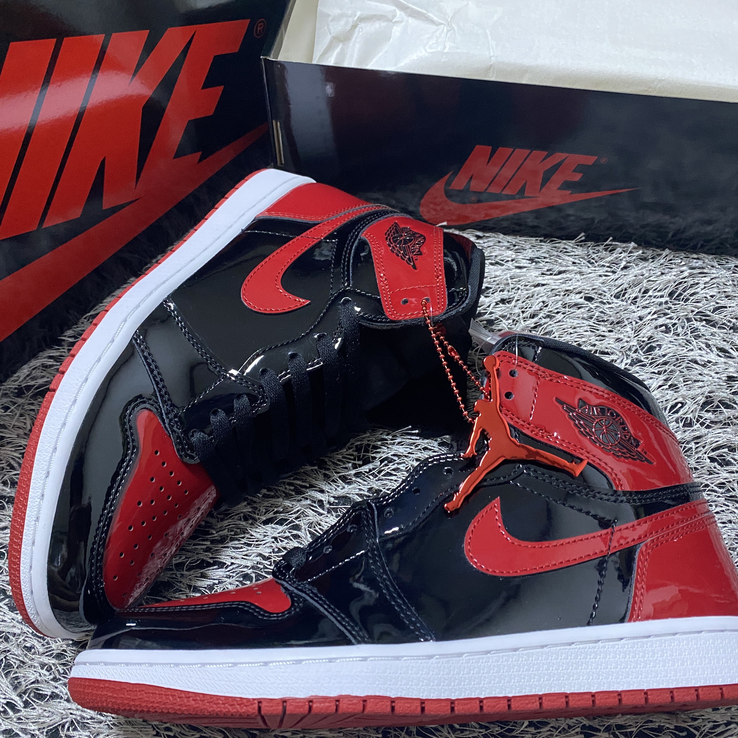 Jordan 1 Retro High OG Patent Bred 착용 스타일