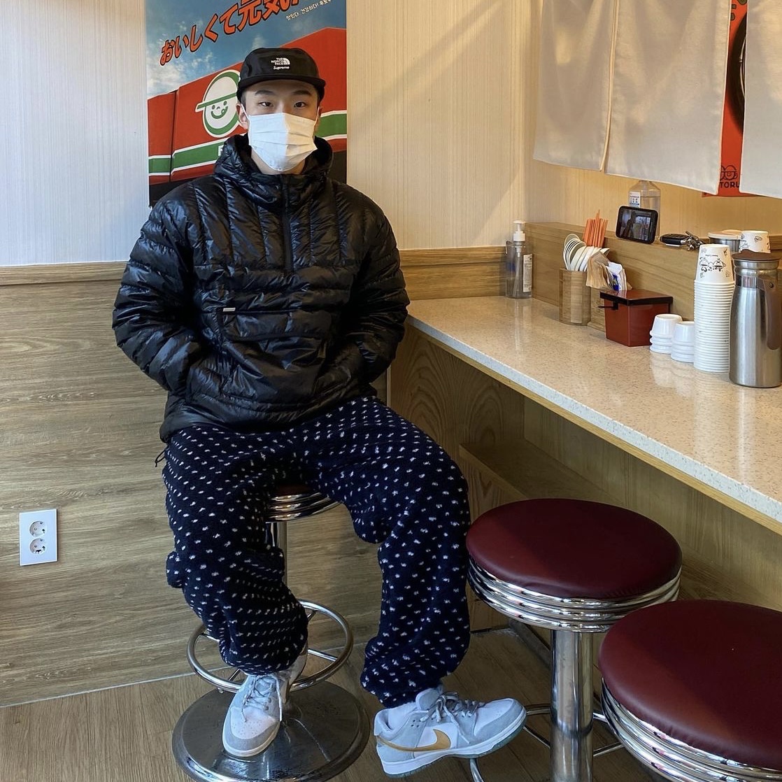 Supreme x The North Face Summit Series Outer Tape Seam Camp Cap Black - 21SS, Nike x Sean Cliver SB Dunk Low Holiday Special 착용 스타일 - 1