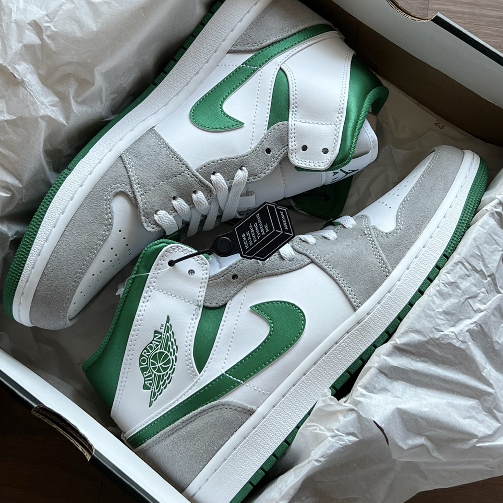 Jordan 1 Mid SE Pine Green Light Smoke Grey 착용 스타일