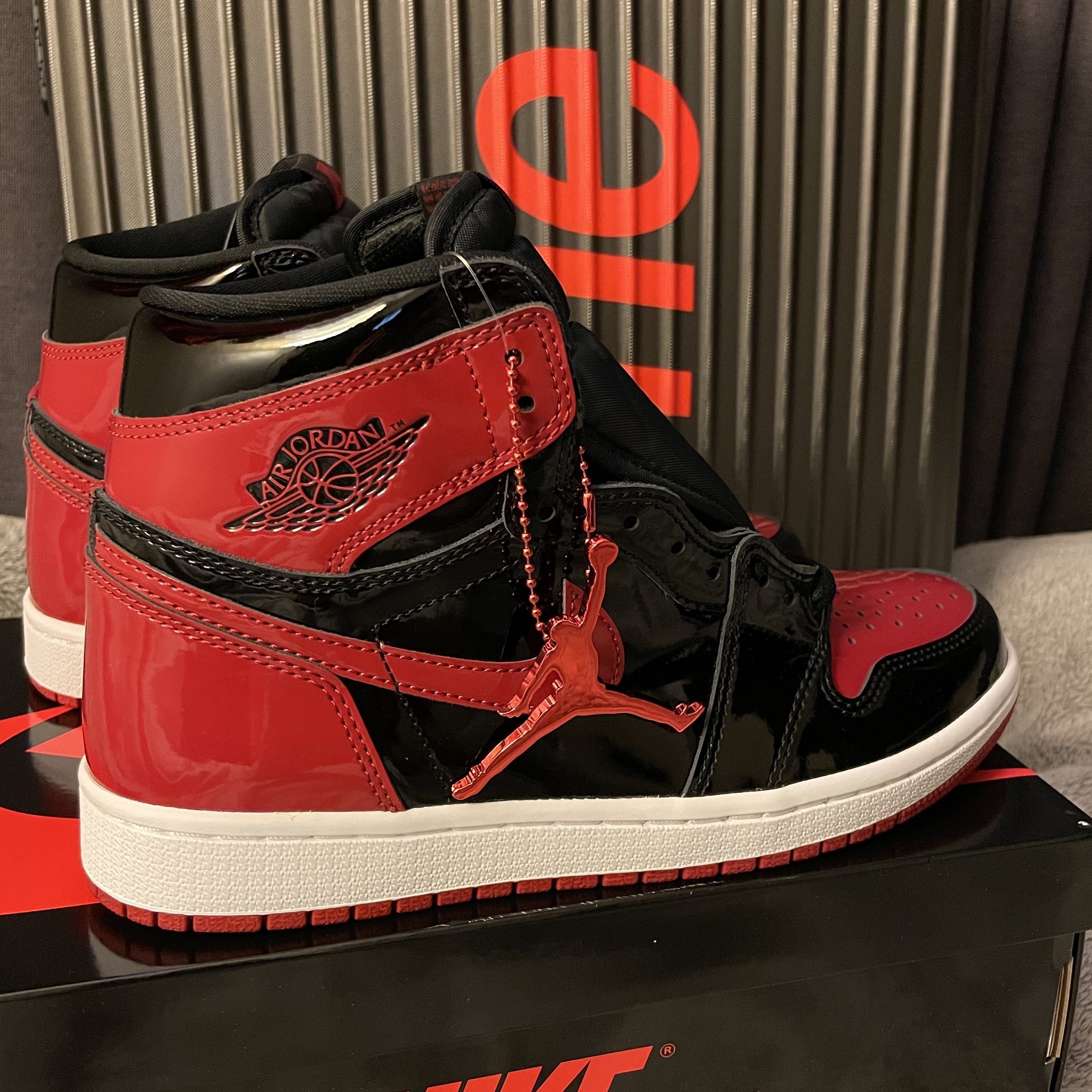 Jordan 1 Retro High OG Patent Bred 착용 스타일