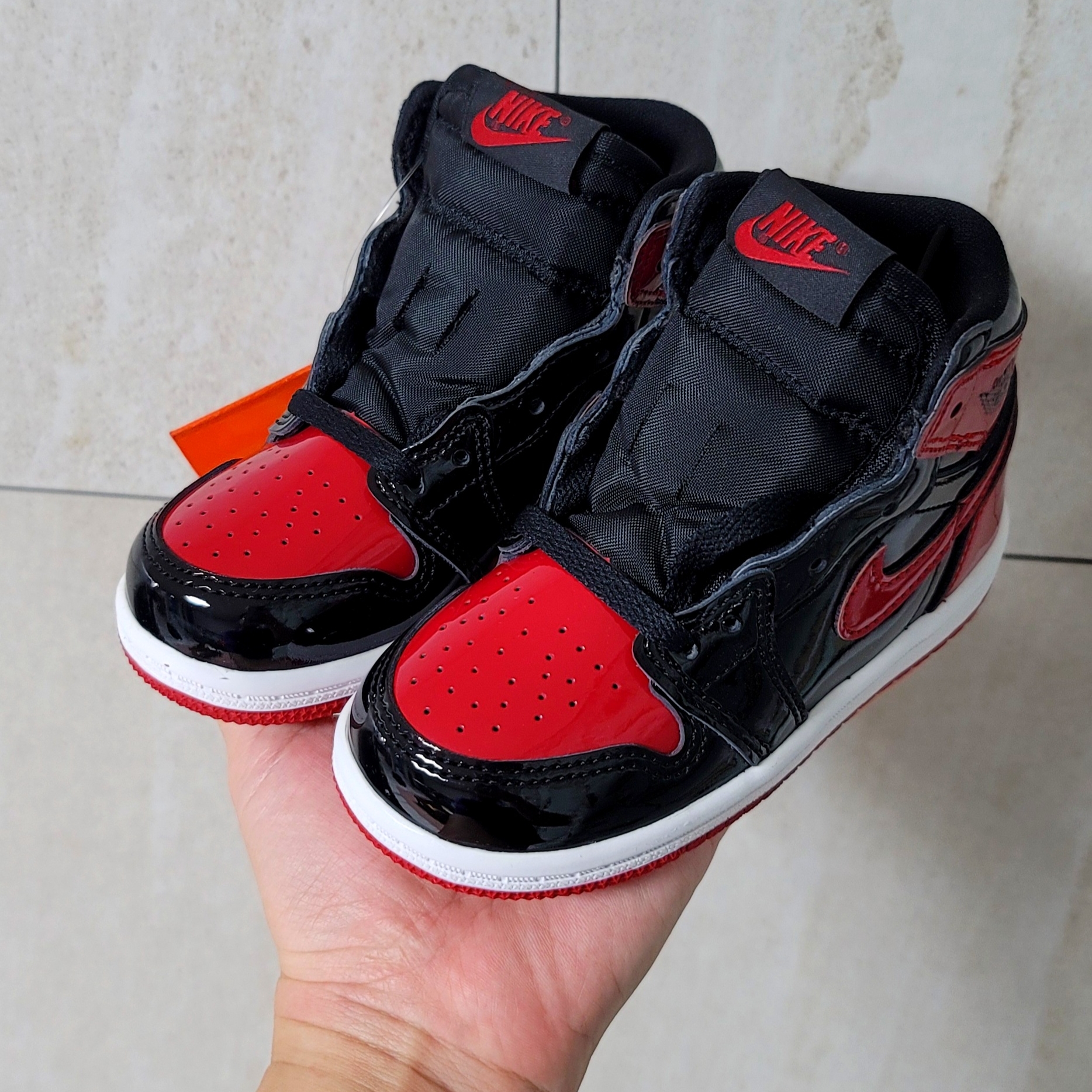 (TD) Jordan 1 Retro High OG Patent Bred 착용 스타일 - 2