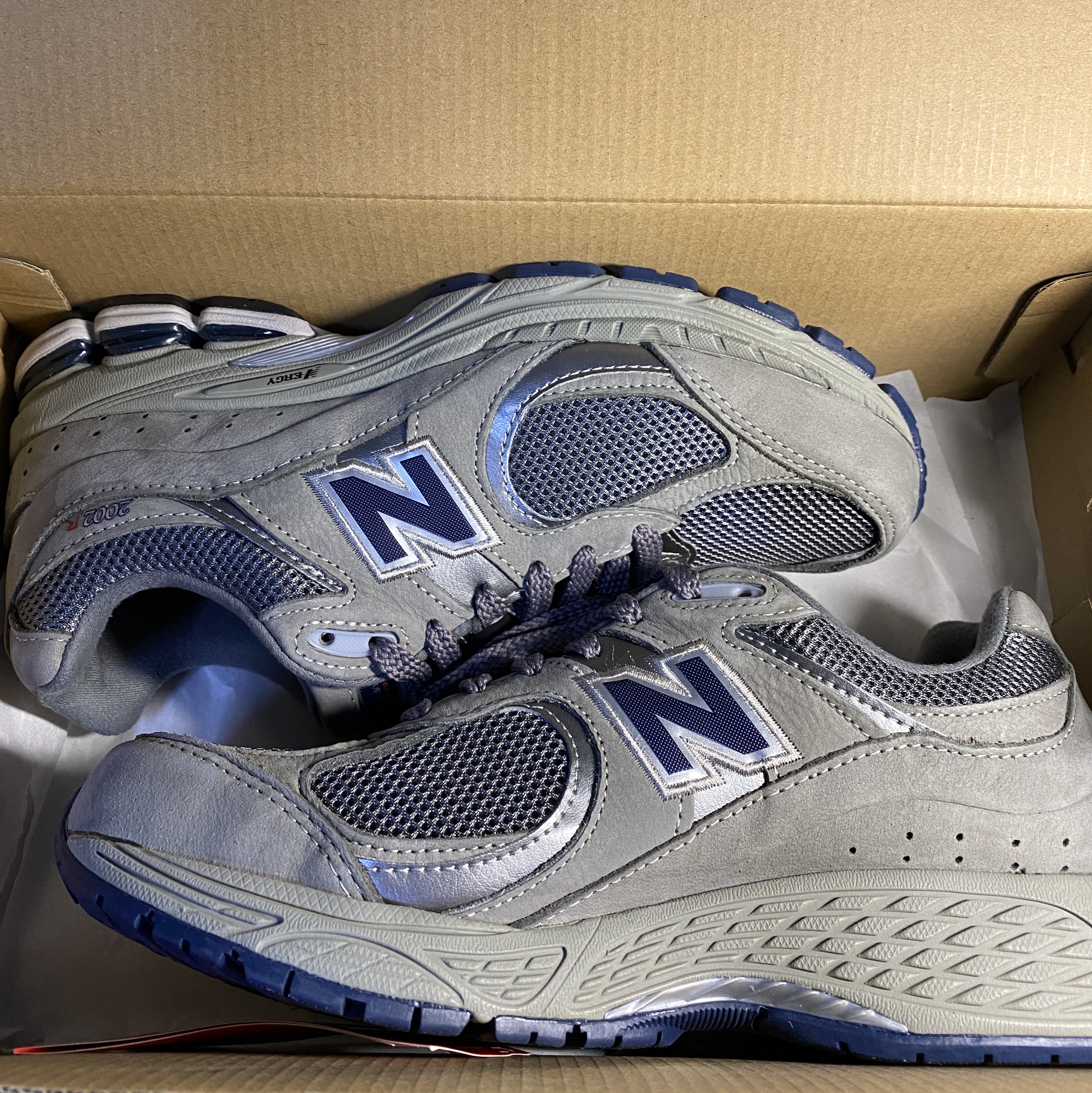 New Balance 2002R Gray 착용 스타일 - 2