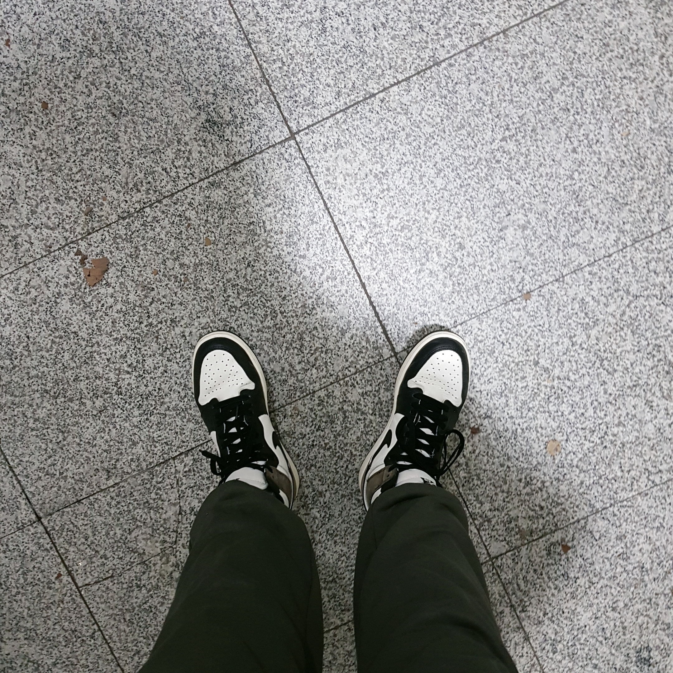 Jordan 1 Retro High OG Black Mocha 착용 스타일