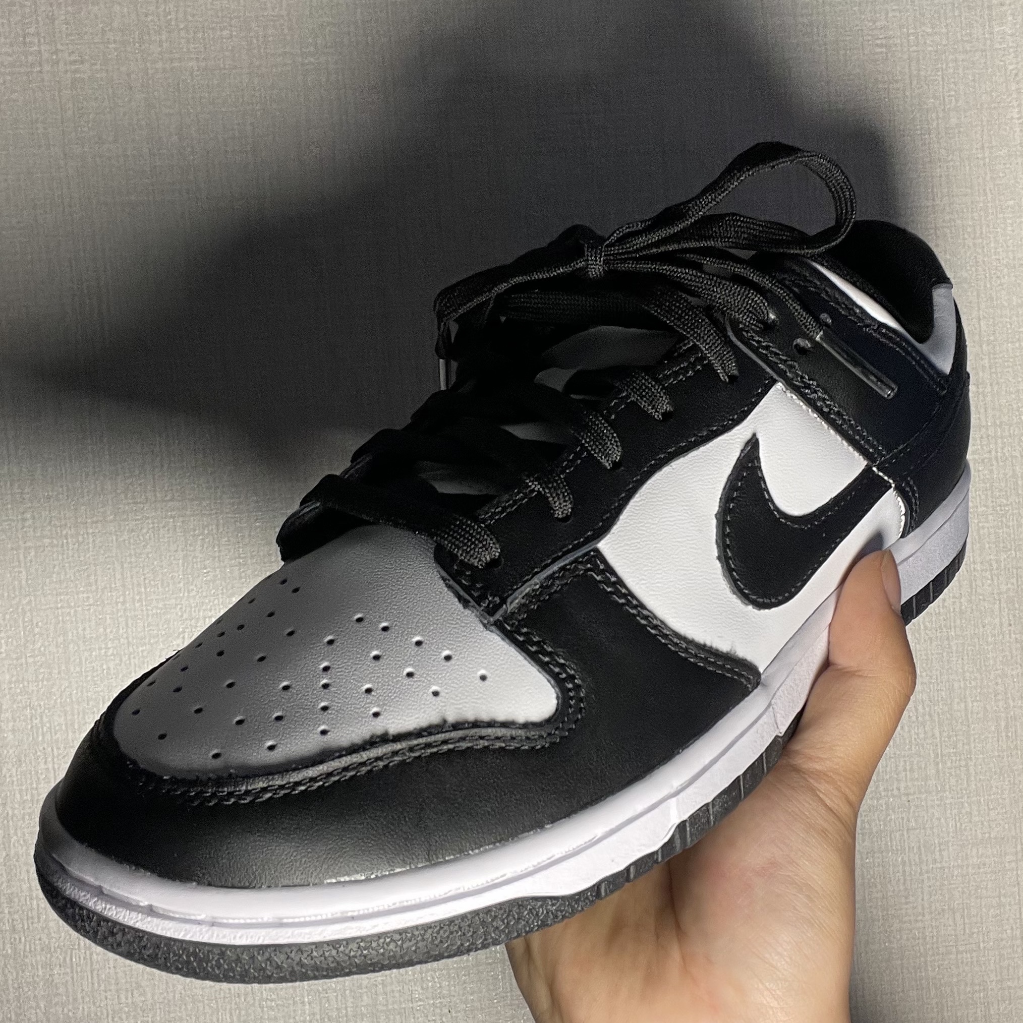 Nike Dunk Low Retro Black 착용 스타일