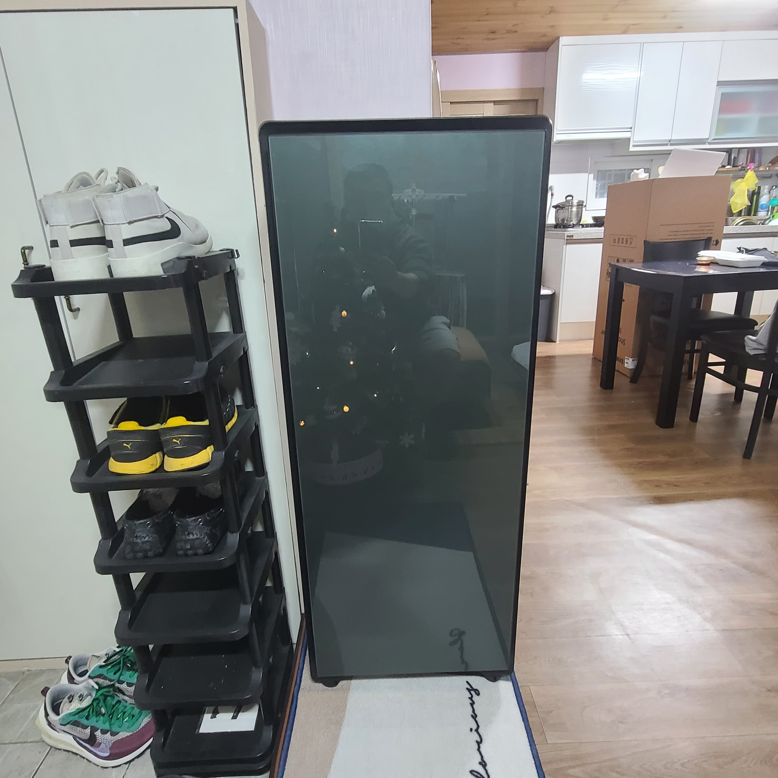 [KREAM Exclusive] KREAM x Kim Jungyoun - Samsung BESPOKE Limited Edition Shoe Dressser 착용 스타일