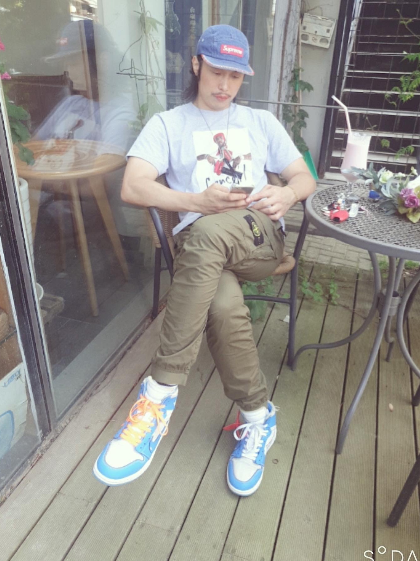 Jordan 1 x Off-White Retro High Chicago The Ten 착용 스타일 - 3