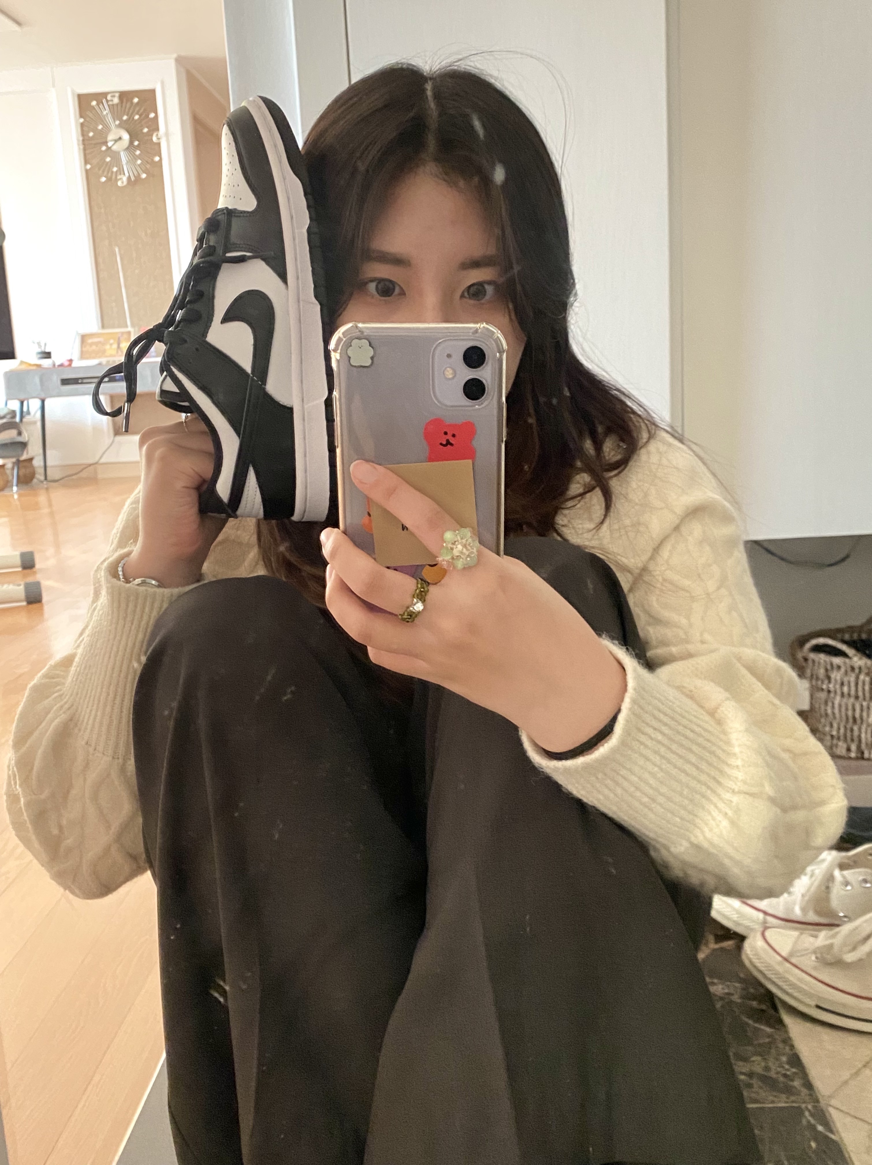 (W) Nike Dunk Low Black 착용 스타일 - 1