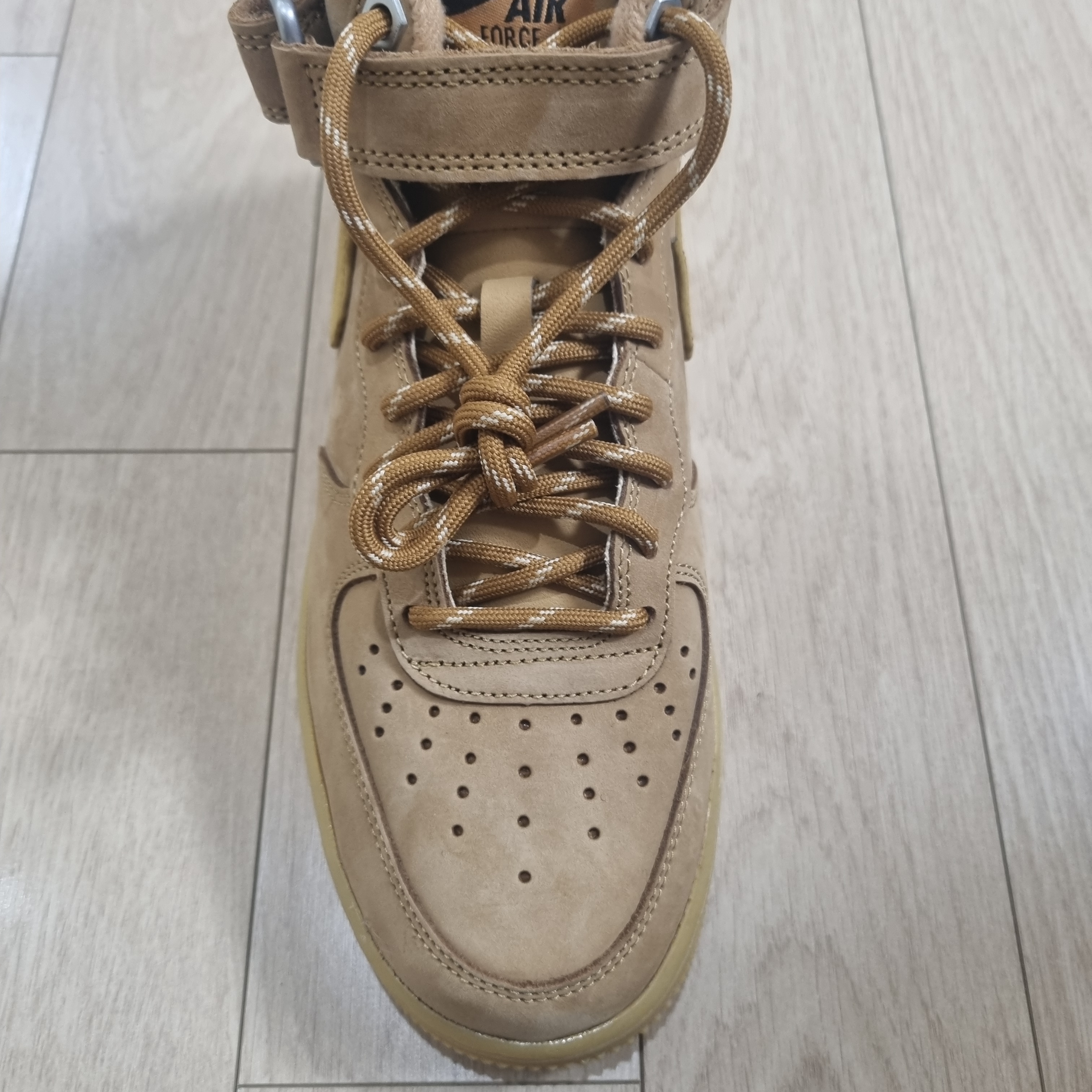Nike Air Force 1 Mid '07 WB Flax 착용 스타일 - 1