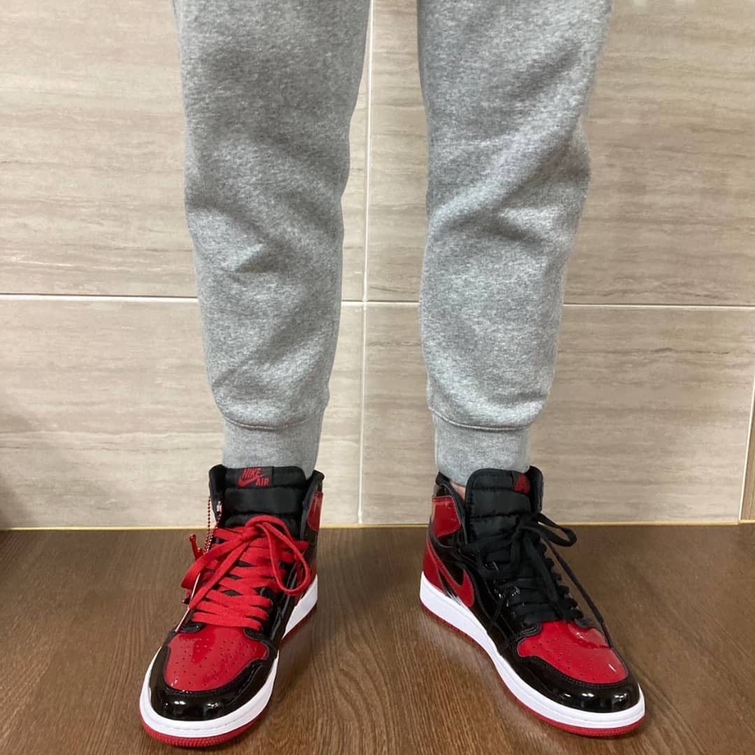Jordan 1 Retro High OG Patent Bred 착용 스타일 - 3