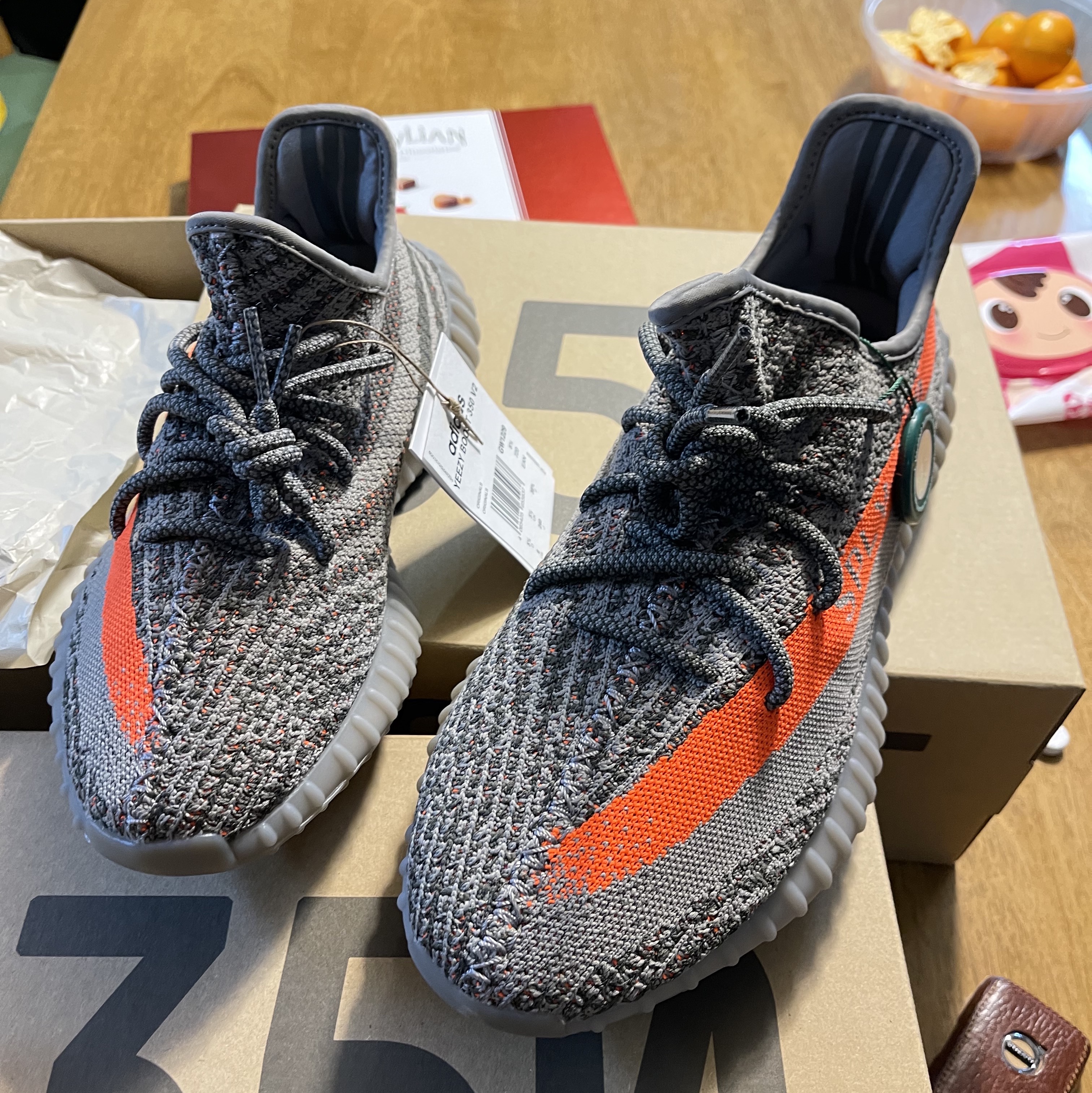 Adidas Yeezy Boost 350 V2 Beluga - Reflective 착용 스타일 - 2