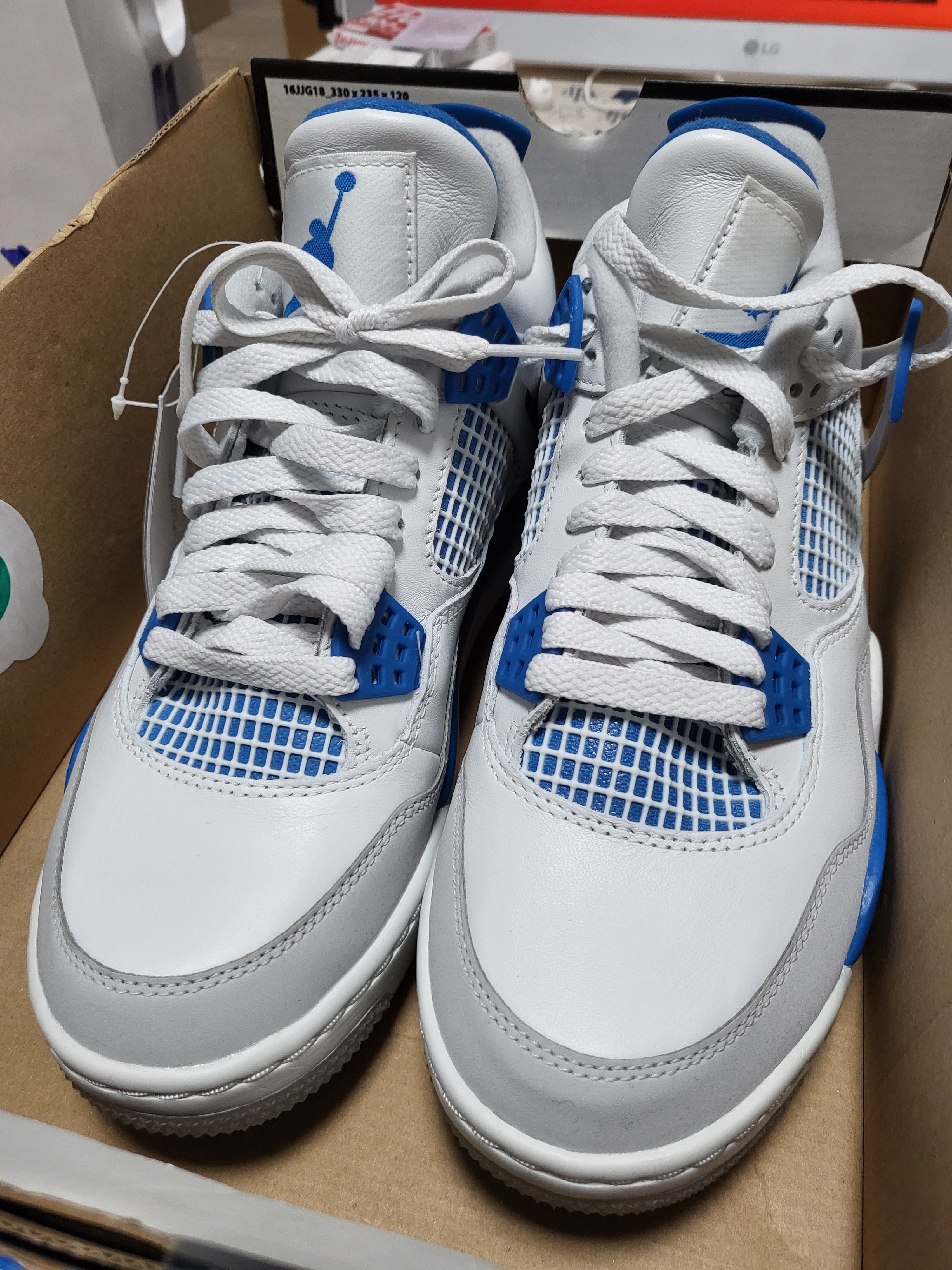 Jordan 4 Golf White Military Blue 착용 스타일