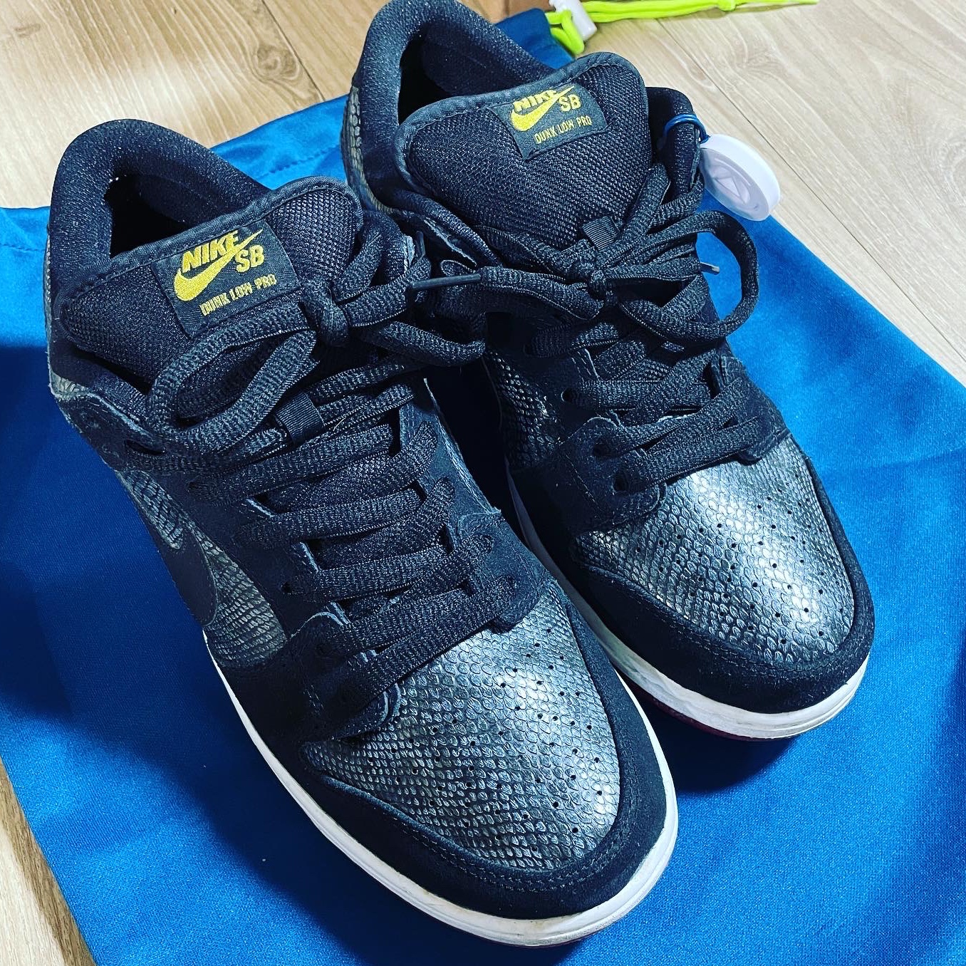 Nike Dunk Low Premium SB Snakeskin 착용 스타일 - 1
