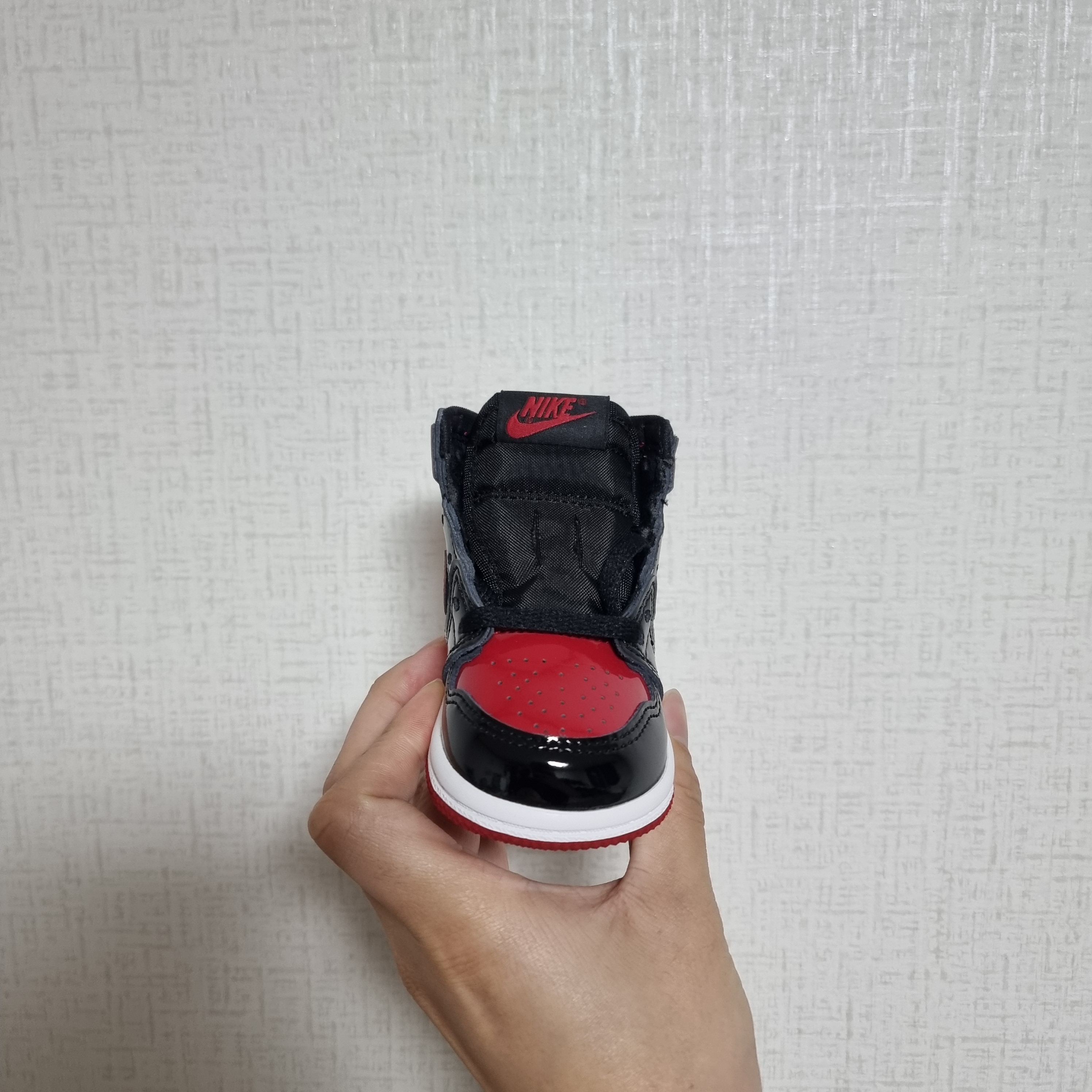 (TD) Jordan 1 Retro High OG Patent Bred 착용 스타일 - 2